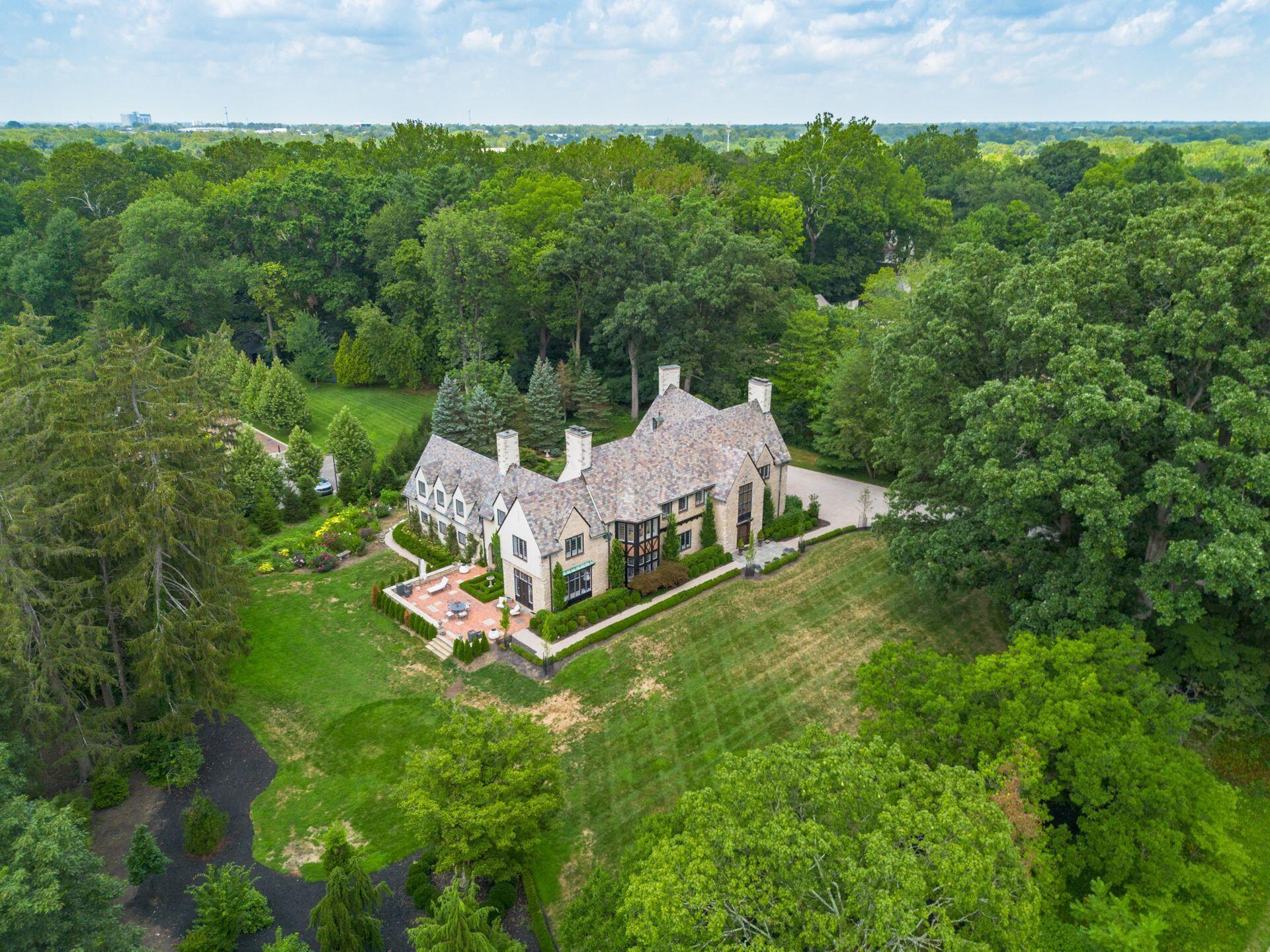 Bexley, Ohio, 43209, United States, 5 Bedrooms Bedrooms, ,6 BathroomsBathrooms,Residential,For Sale,1920055