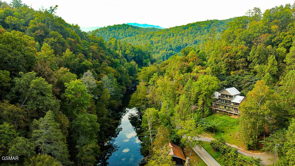 Sevierville, Tennessee, 37876, United States, 3 Bedrooms Bedrooms, ,5 BathroomsBathrooms,Residential,For Sale,1978747