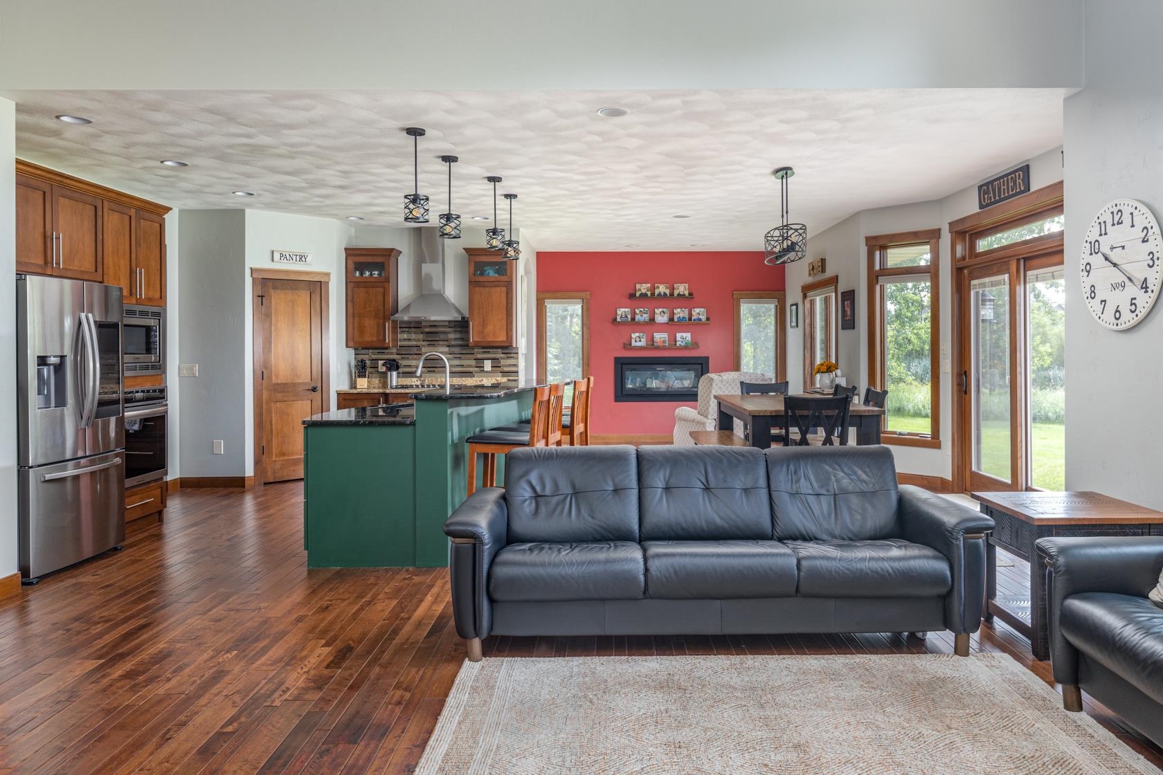 Appleton, Wisconsin, 54913, United States, 5 Bedrooms Bedrooms, ,4 BathroomsBathrooms,Residential,For Sale,1927956