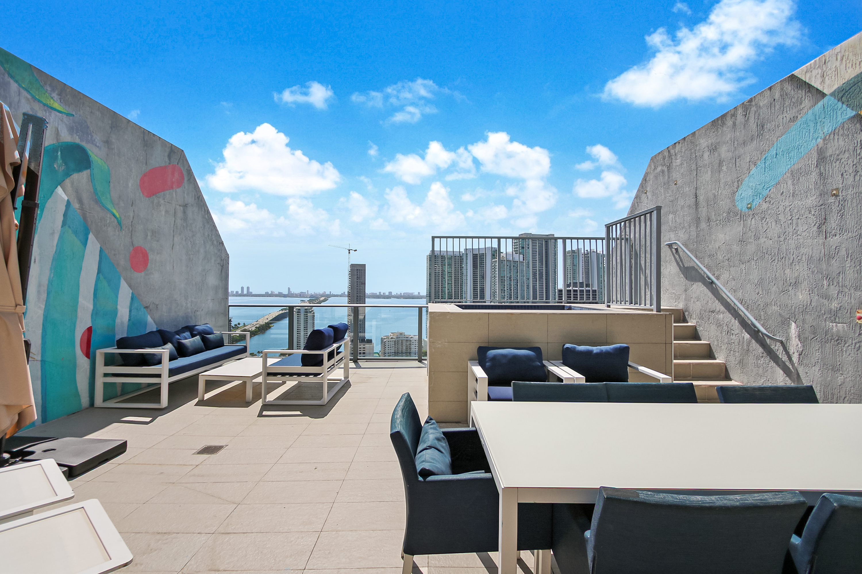  121 NE 34th St, Miami, FL, 33137 - 物件實景