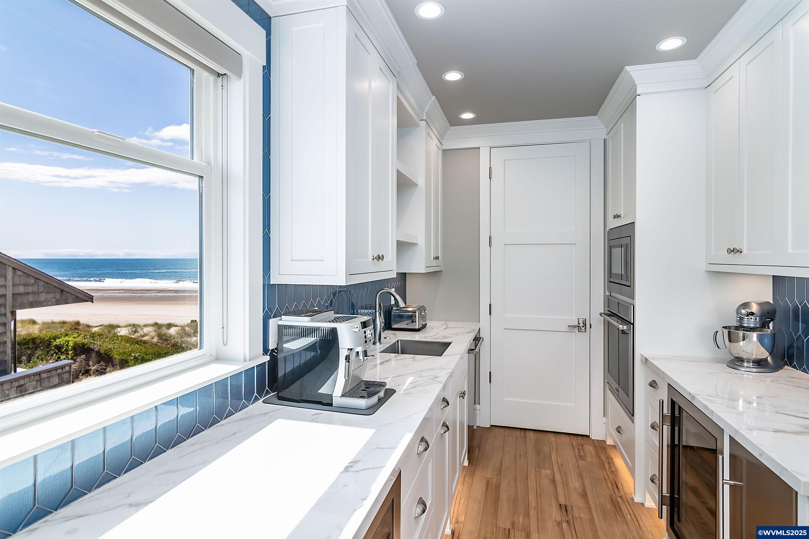 Gleneden Beach, Oregon, 97388, United States, 4 Bedrooms Bedrooms, ,6 BathroomsBathrooms,Residential,For Sale,1793897