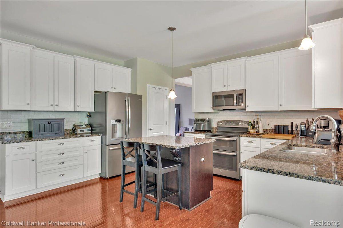 Oxford, Michigan, 48371, United States, 5 Bedrooms Bedrooms, ,4 BathroomsBathrooms,Residential,For Sale,1940303