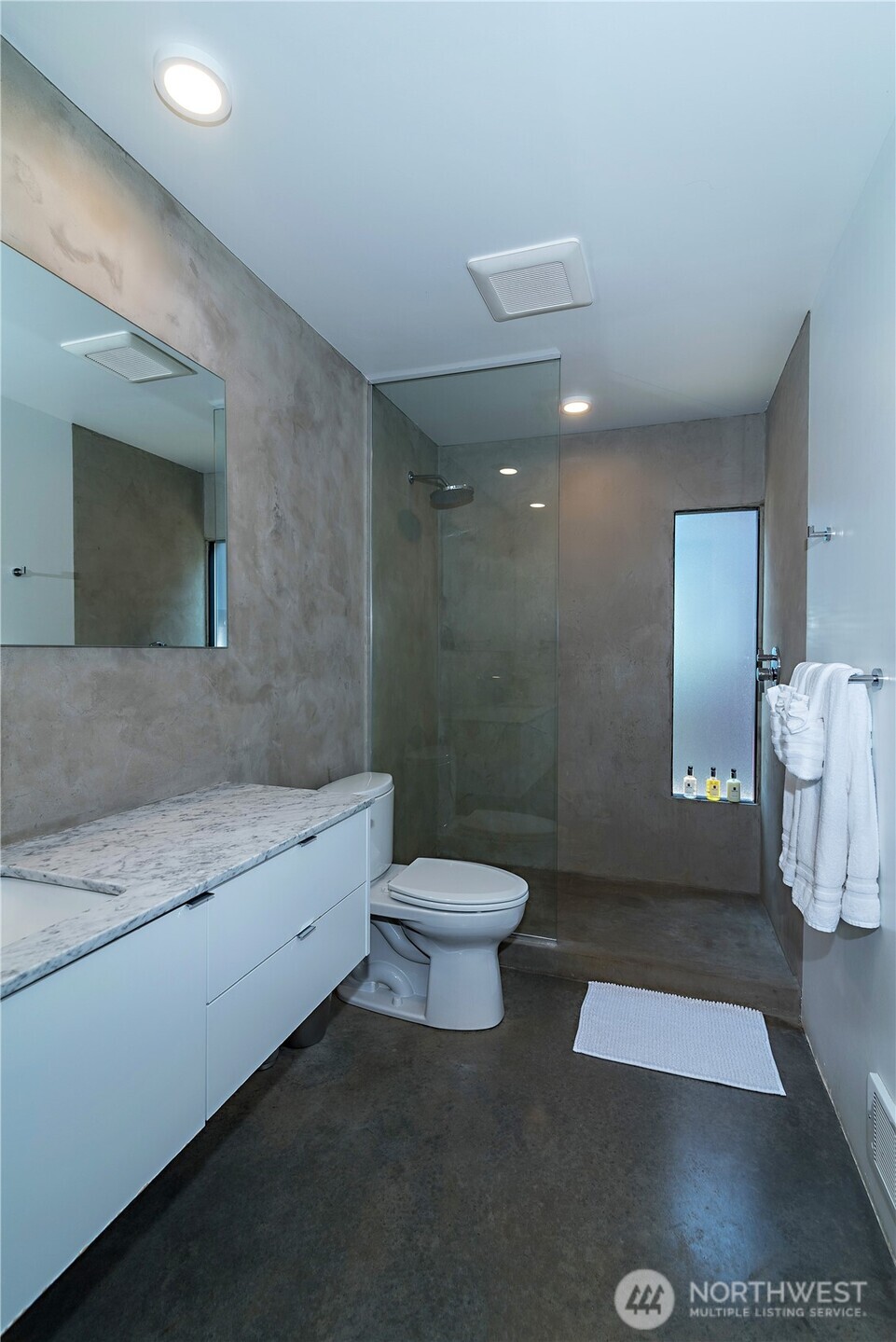 Quincy, Washington, 98848, United States, 2 Bedrooms Bedrooms, ,1 BathroomBathrooms,Residential,For Sale,2003117