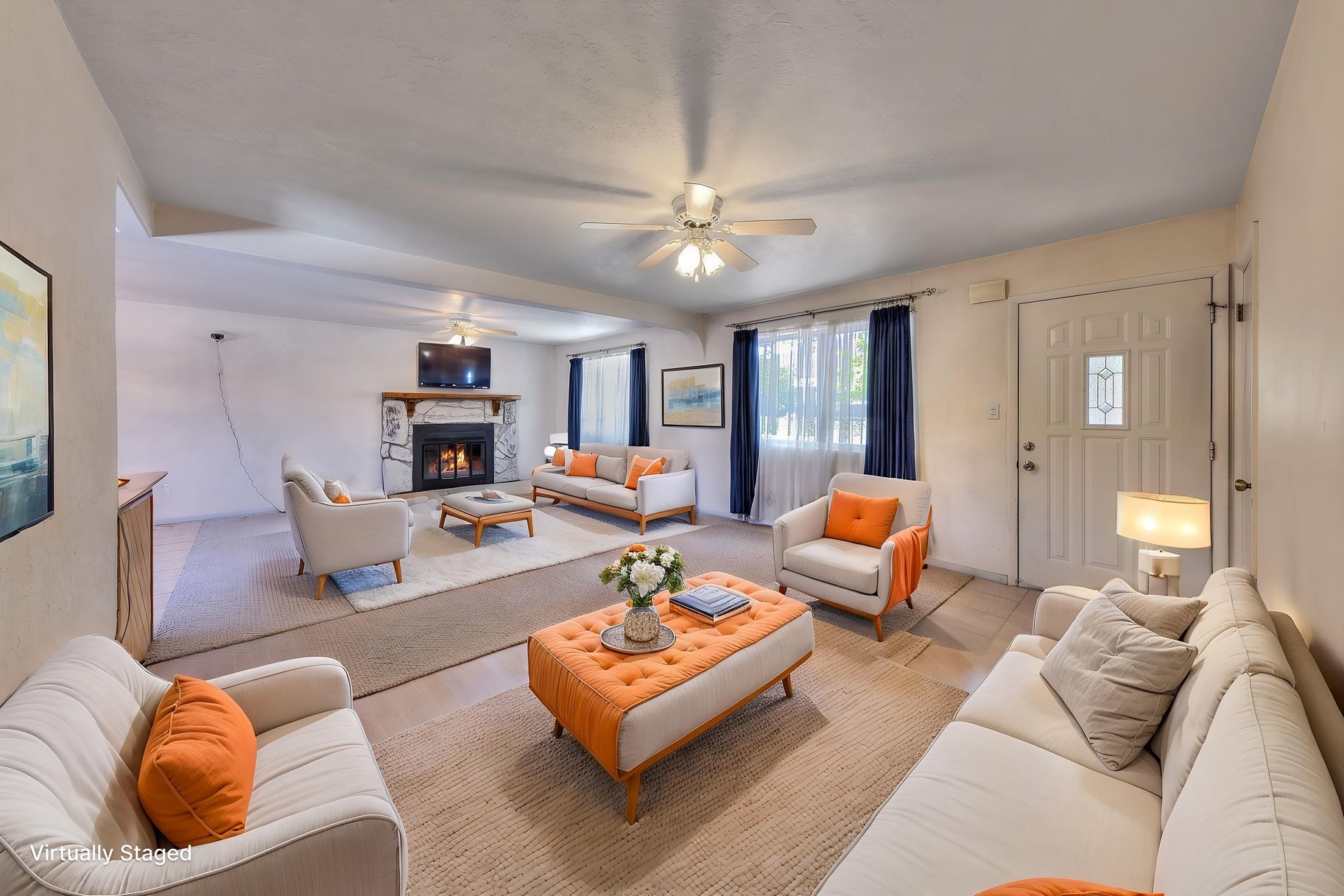 In-Town Home with Deck, Patio and Walkout Basement - 物件實景