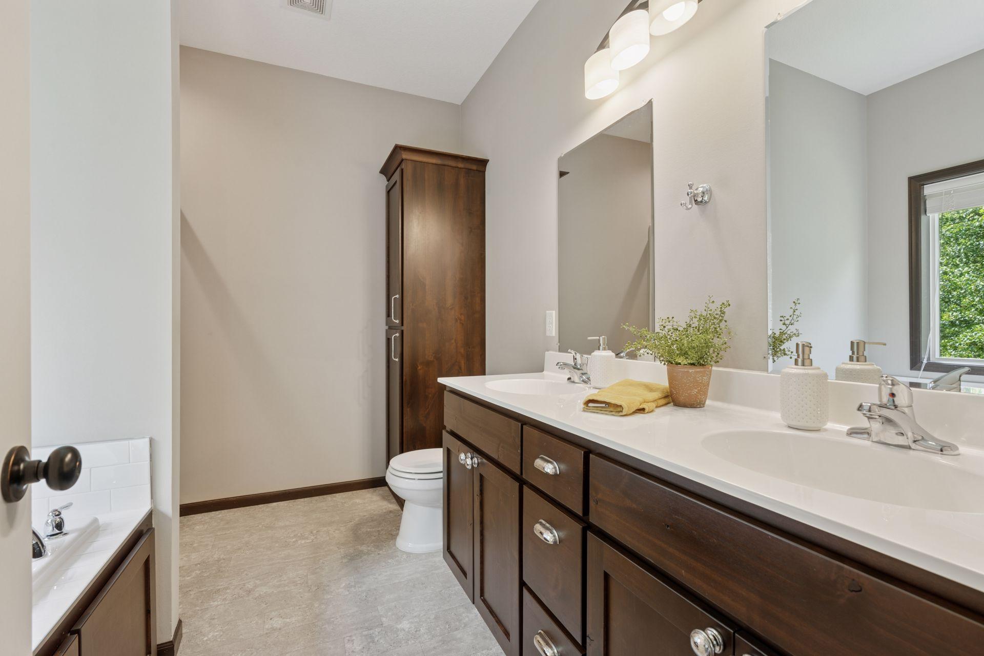 Saint Francis, Minnesota, 55070, United States, 5 Bedrooms Bedrooms, ,3 BathroomsBathrooms,Residential,For Sale,1978305