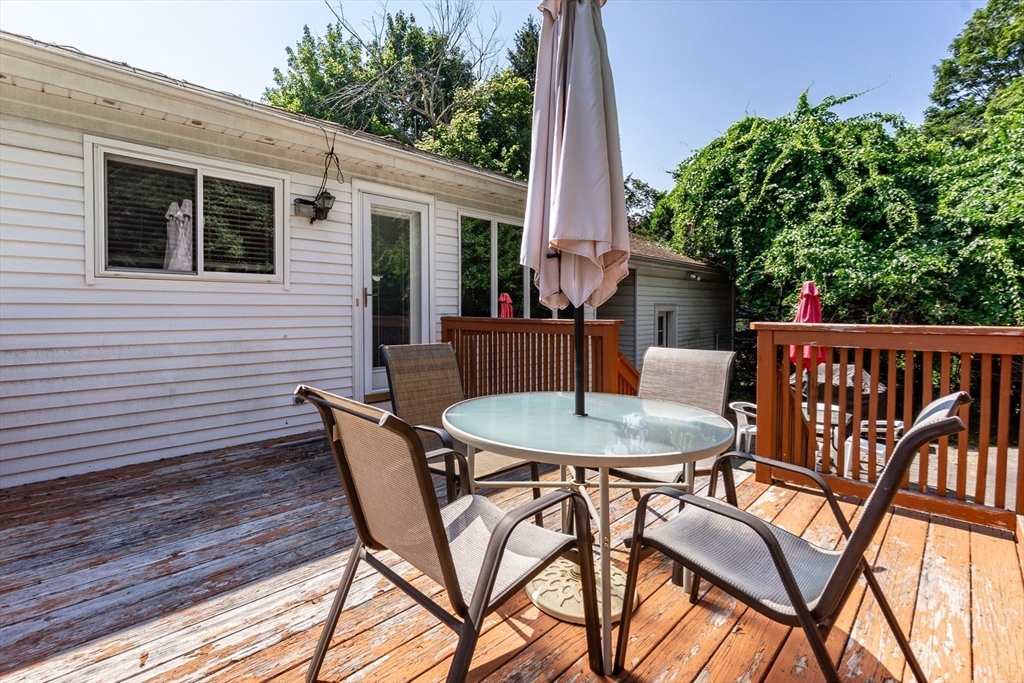 Saugus, Massachusetts, 01906, United States, 3 Bedrooms Bedrooms, ,2 BathroomsBathrooms,Residential,For Sale,1982387