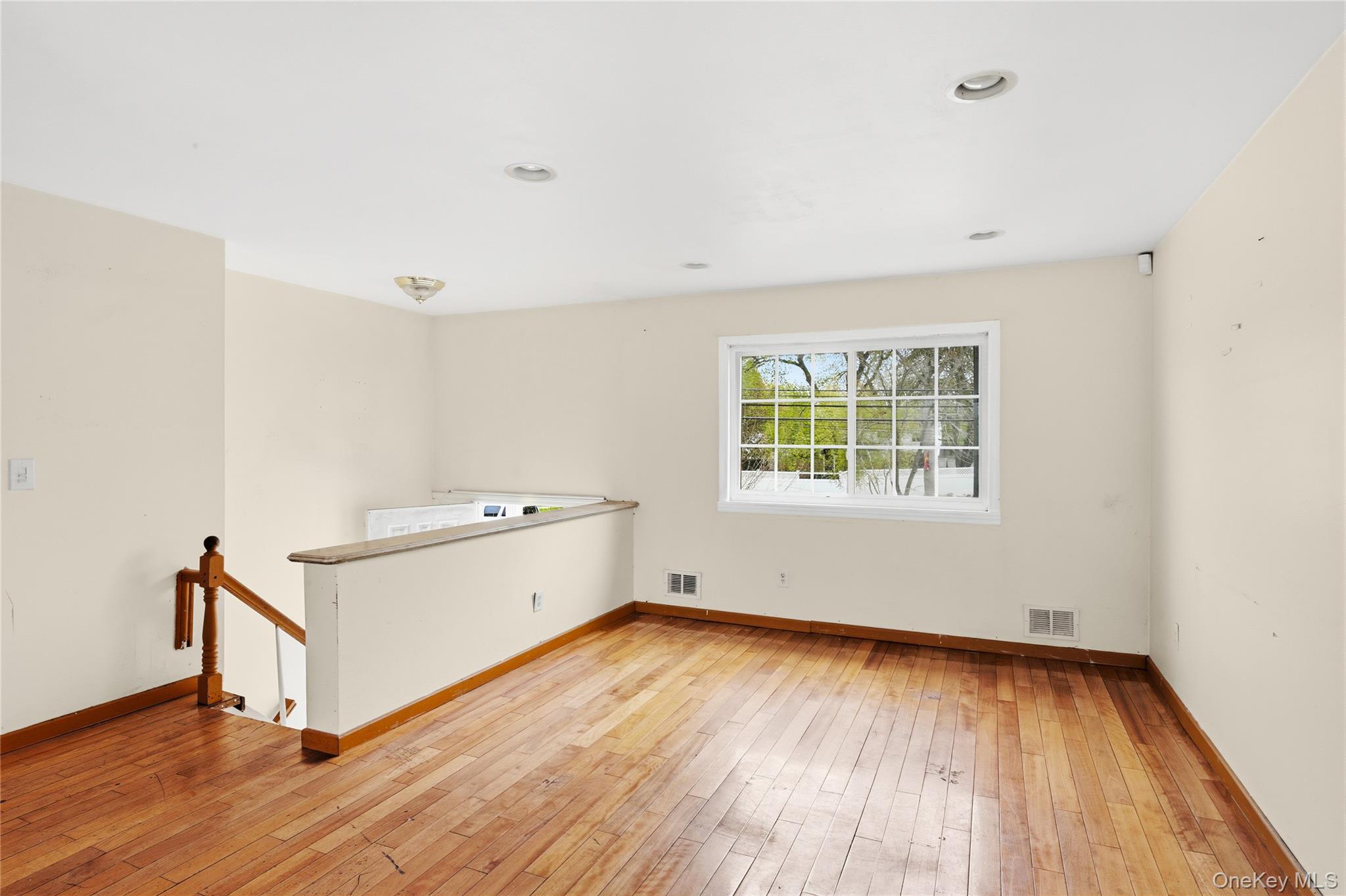 Selden, New York, 11784, United States, 5 Bedrooms Bedrooms, ,2 BathroomsBathrooms,Residential,For Sale,2049054