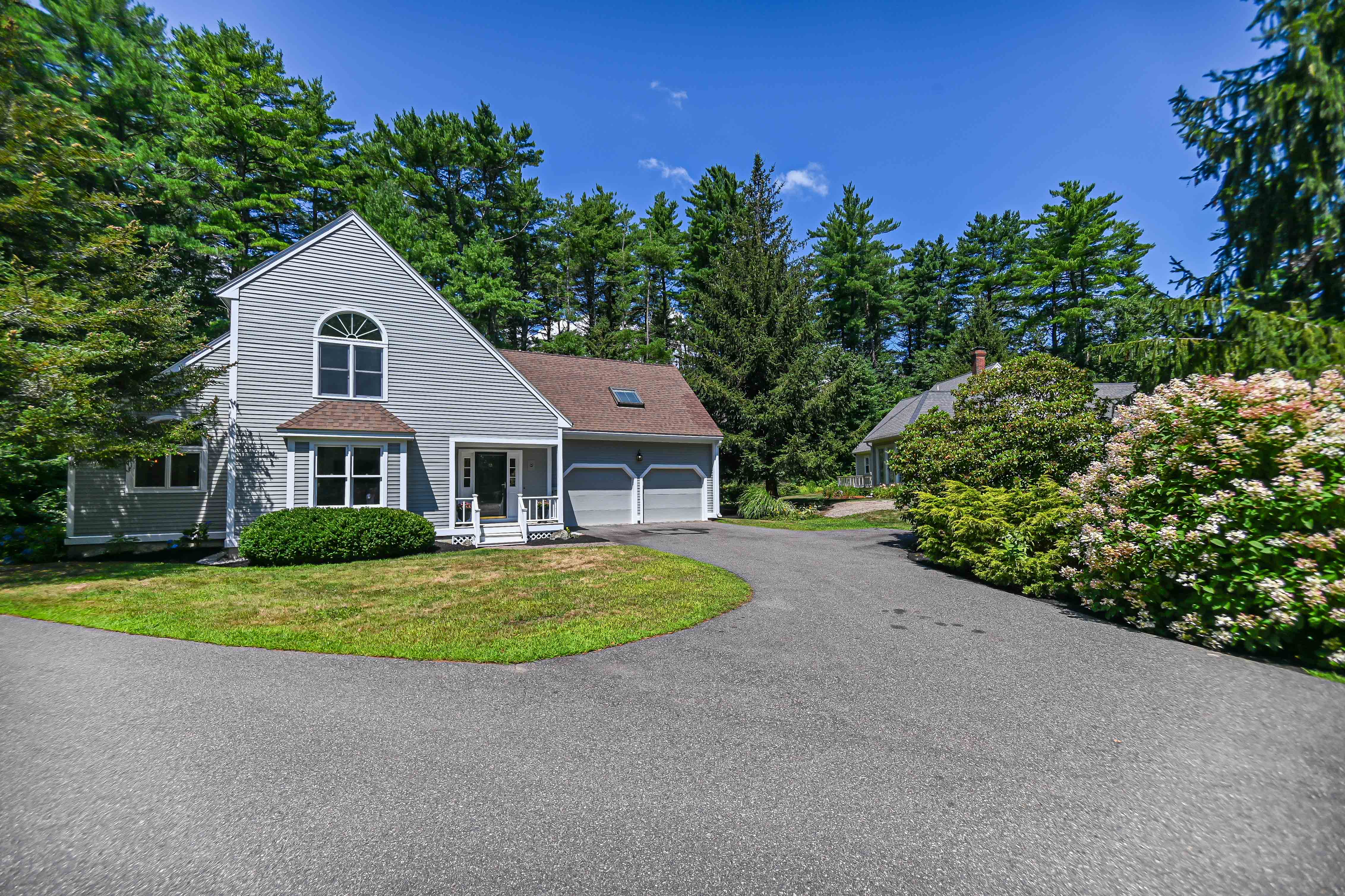 York, Maine, 03909, United States, 3 Bedrooms Bedrooms, ,3 BathroomsBathrooms,Residential,For Sale,1912030