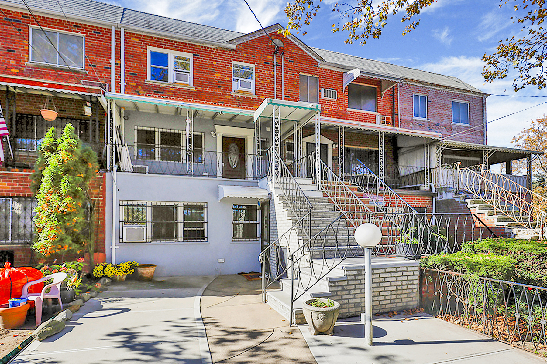 Brooklyn, New York, 11234, United States, 5 Bedrooms Bedrooms, ,3 BathroomsBathrooms,Residential,For Sale,1976876