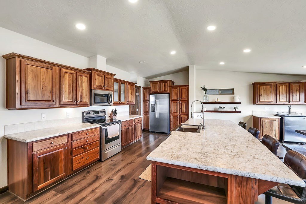 Donnelly, Idaho, 83615, United States, 3 Bedrooms Bedrooms, ,1 BathroomBathrooms,Residential,For Sale,2005150