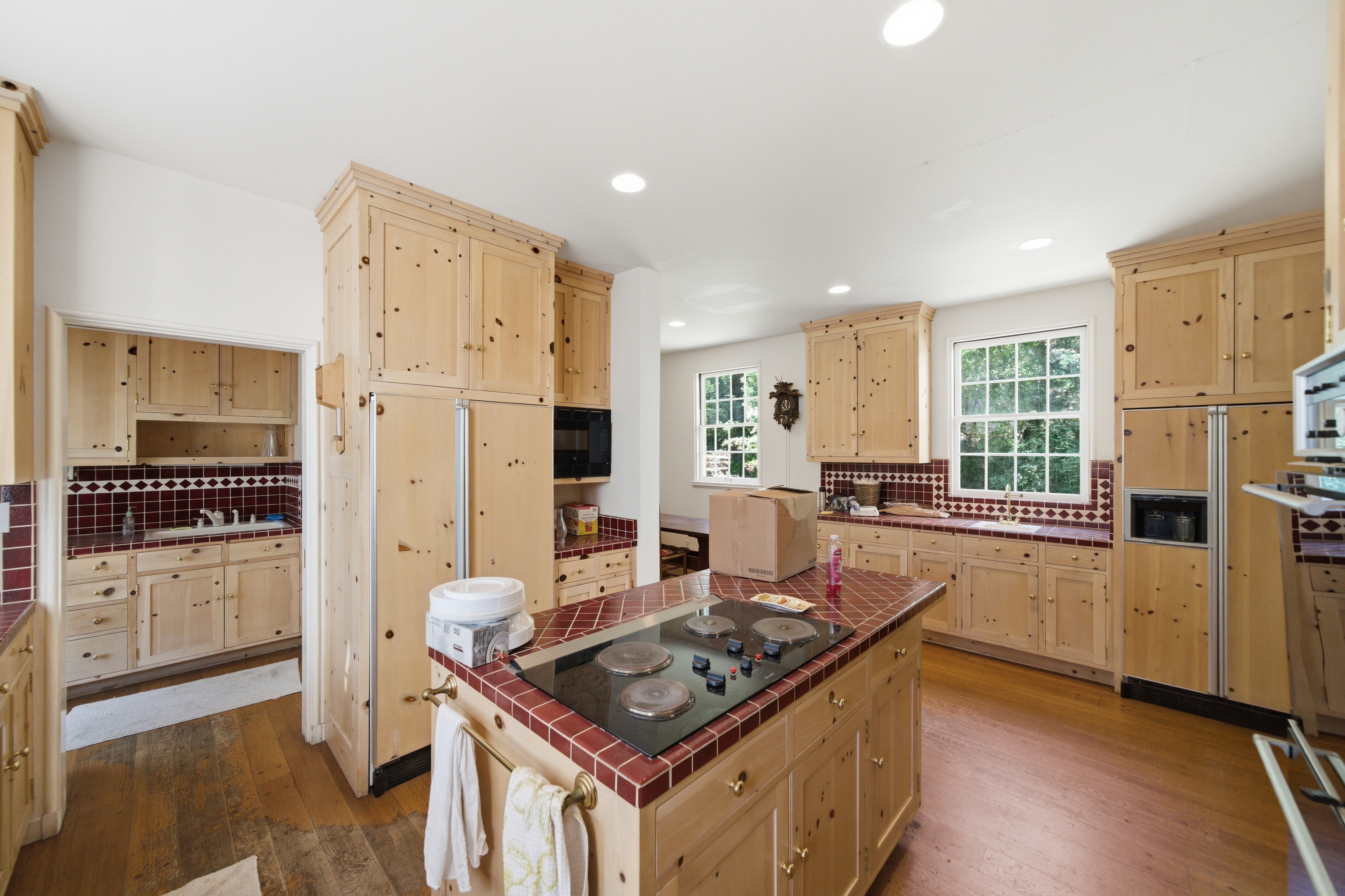  Extraordinary Acre Estate with Development Potential in a Prime Location - 物件實景