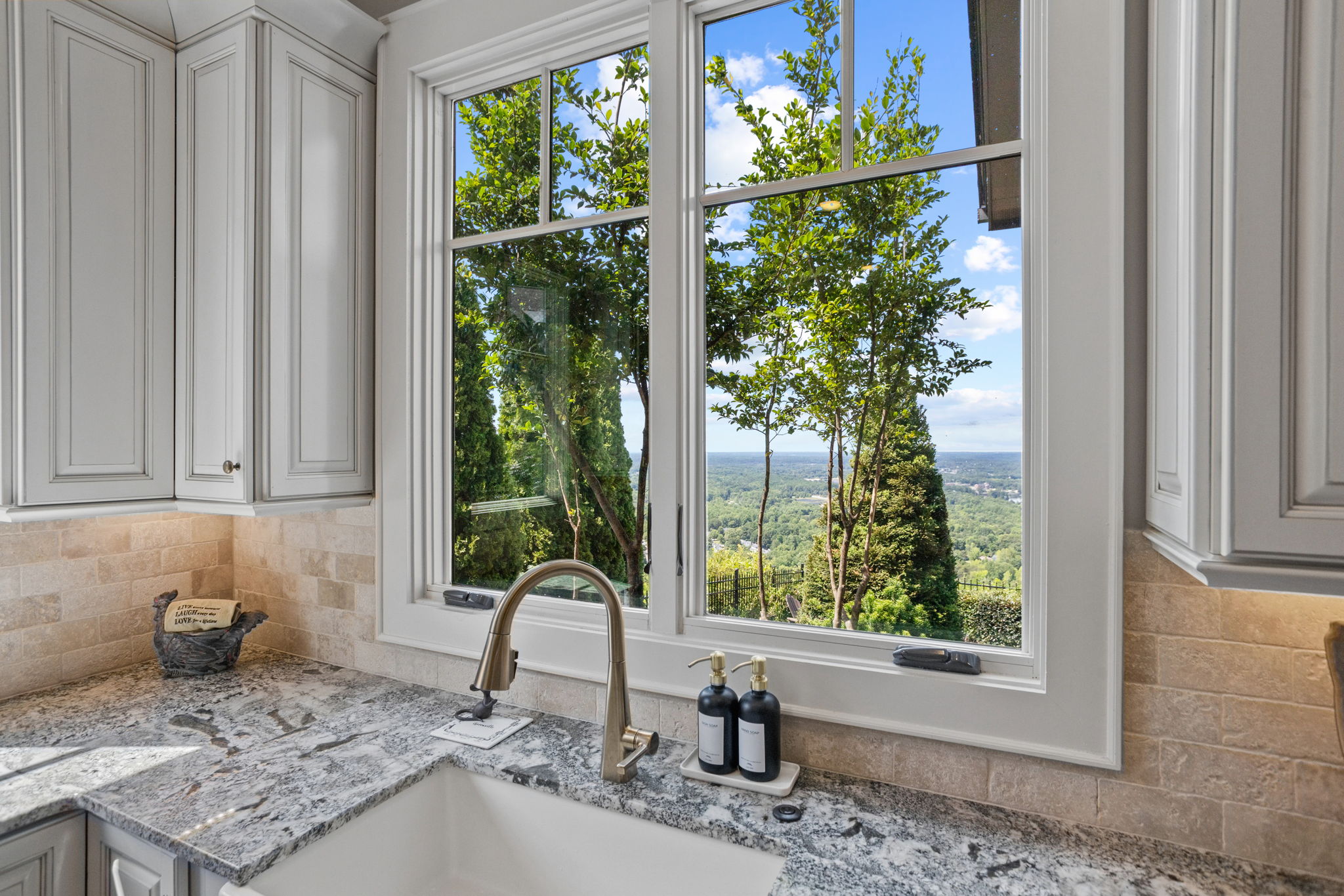  29 Grand Vista Drive, Greenville, SC 29609 - 物件實景