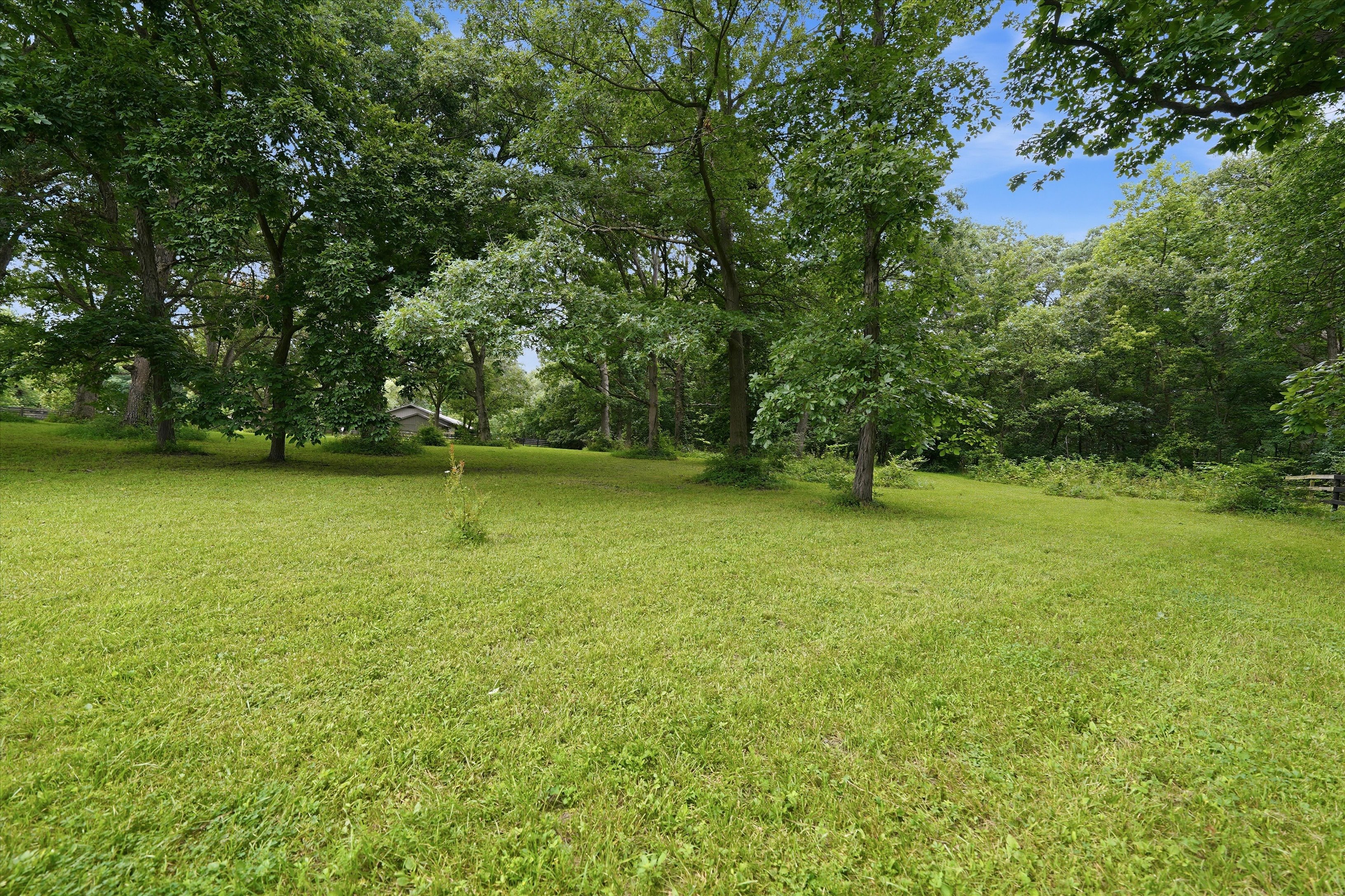  Private Country Estate Situated on Over Nine Acres of Beautiful Open Grounds - 物件實景