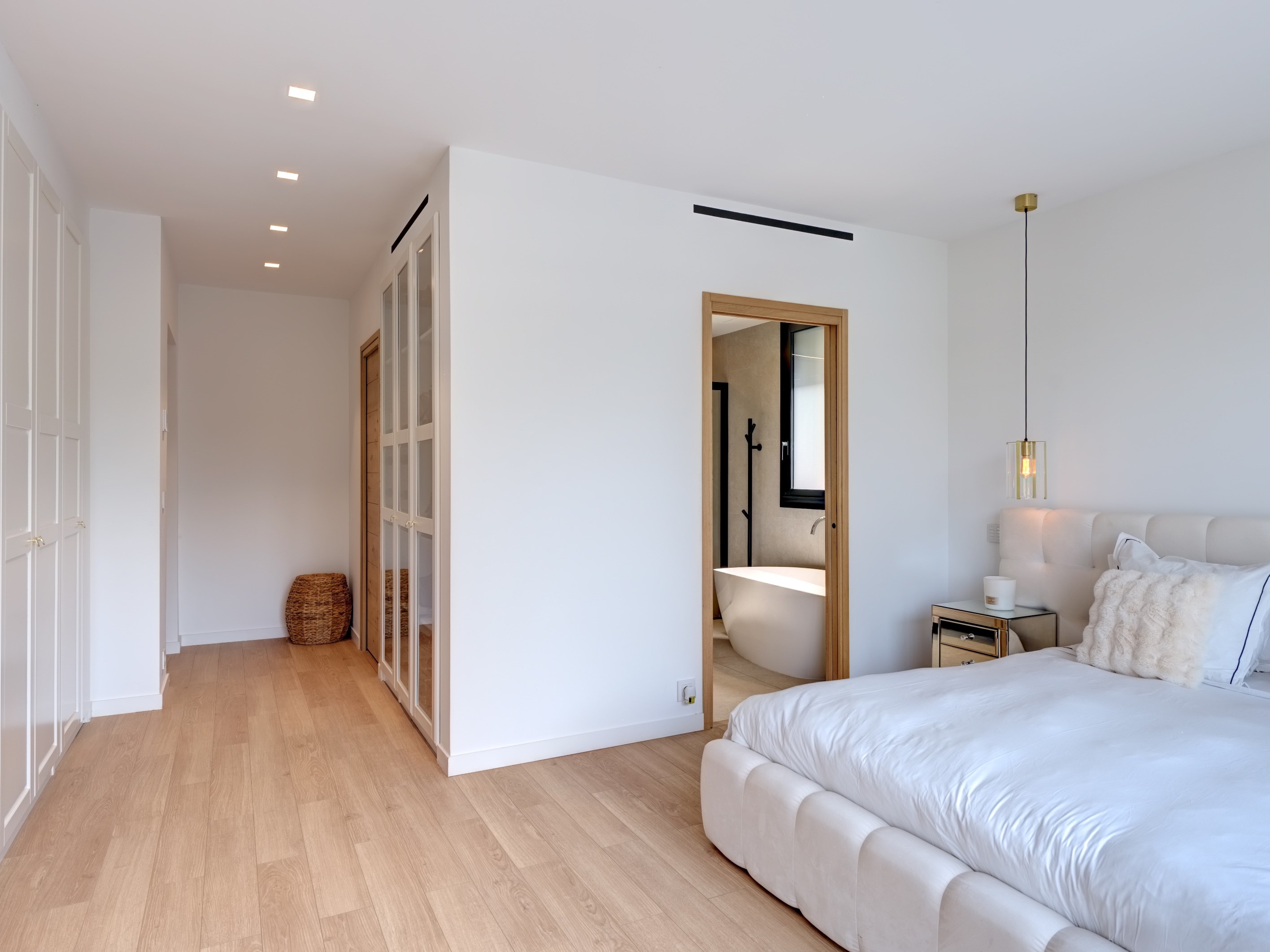  Prestigious contemporary villa with pool near Valbonne - 物件實景