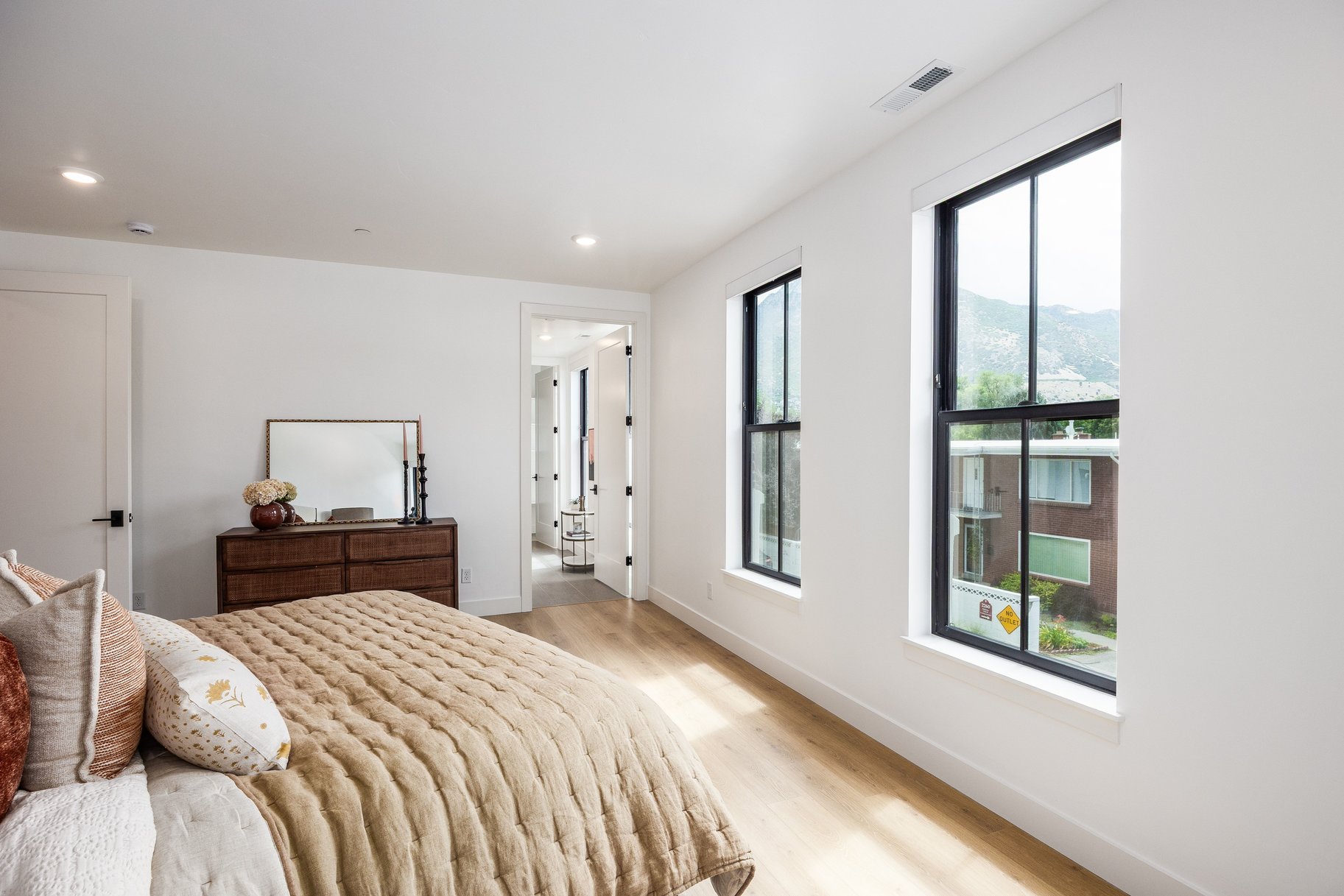  Effortless Luxury Condo Living In The Heart Of Holladay Village - 物件實景