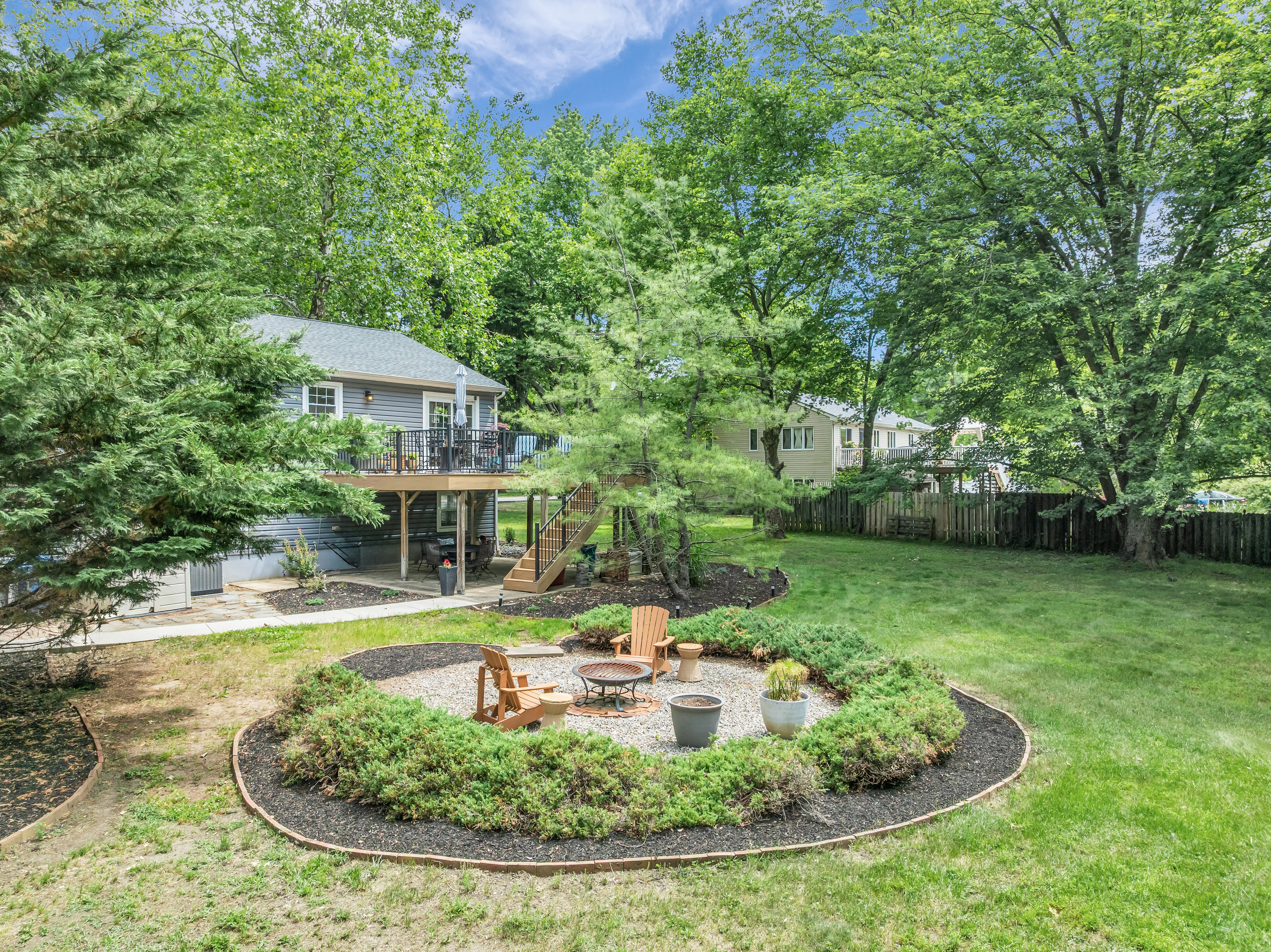  Beautiful Updated Bi-Level Home - 840 Nutswamp Road, Red Bank - 物件實景