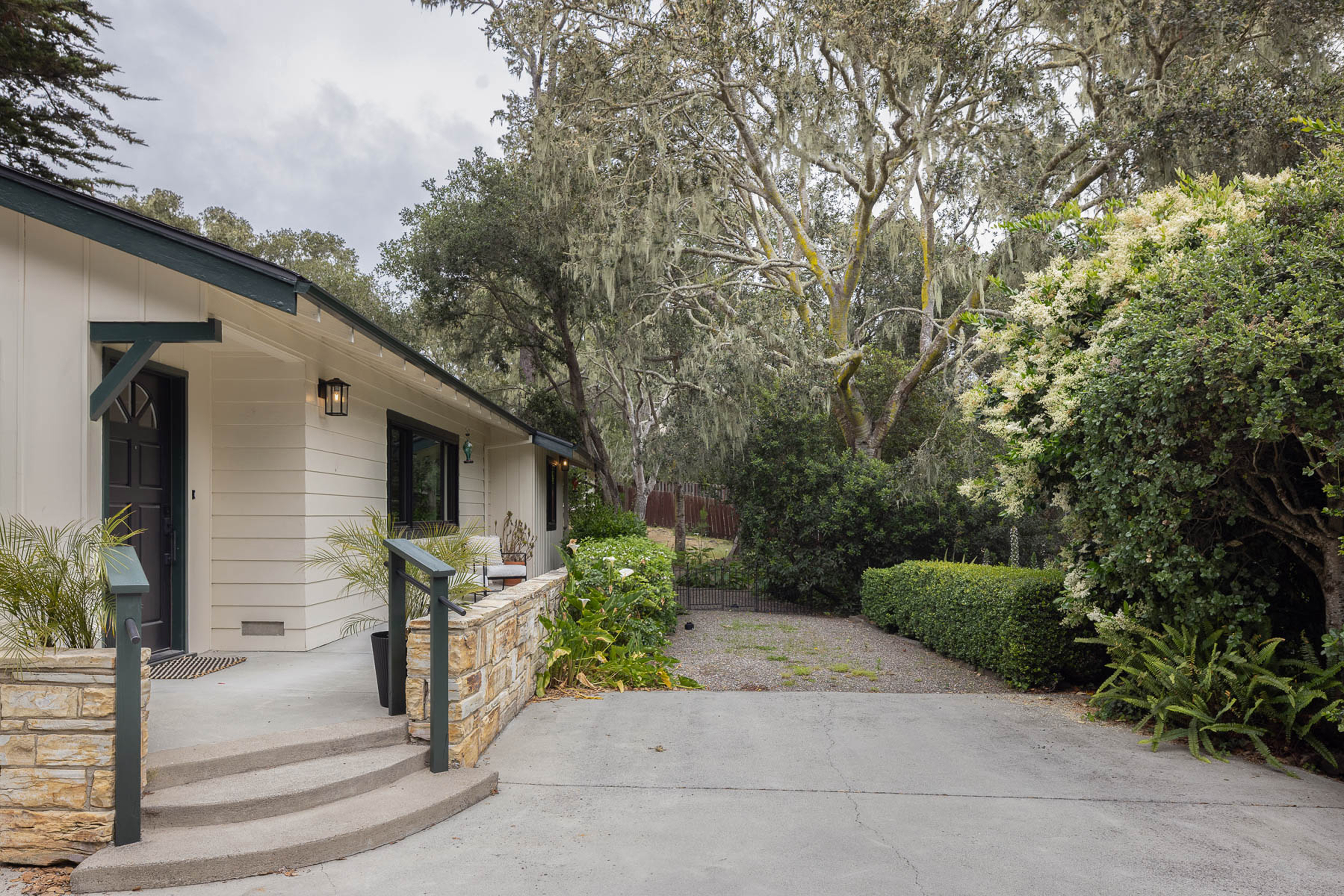  25315 Flanders Drive - 物件實景