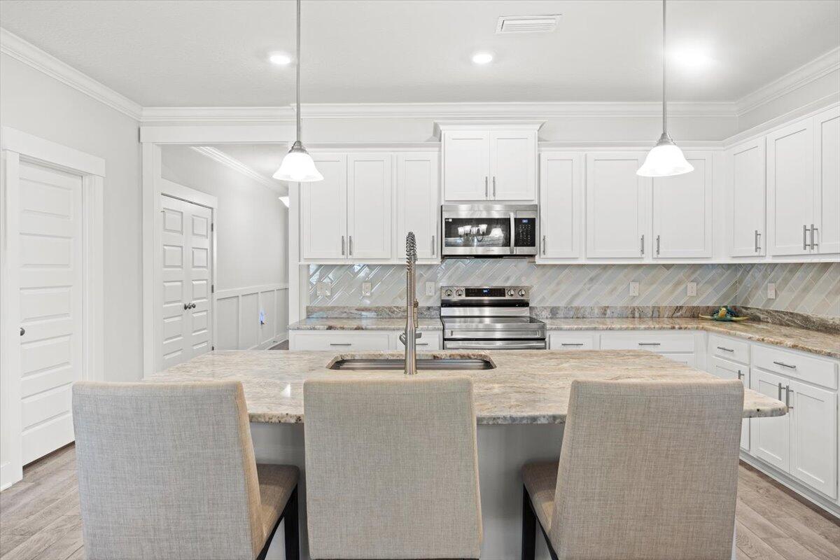 Gulf Breeze, Florida, 32563, United States, 4 Bedrooms Bedrooms, ,3 BathroomsBathrooms,Residential,For Sale,1933407