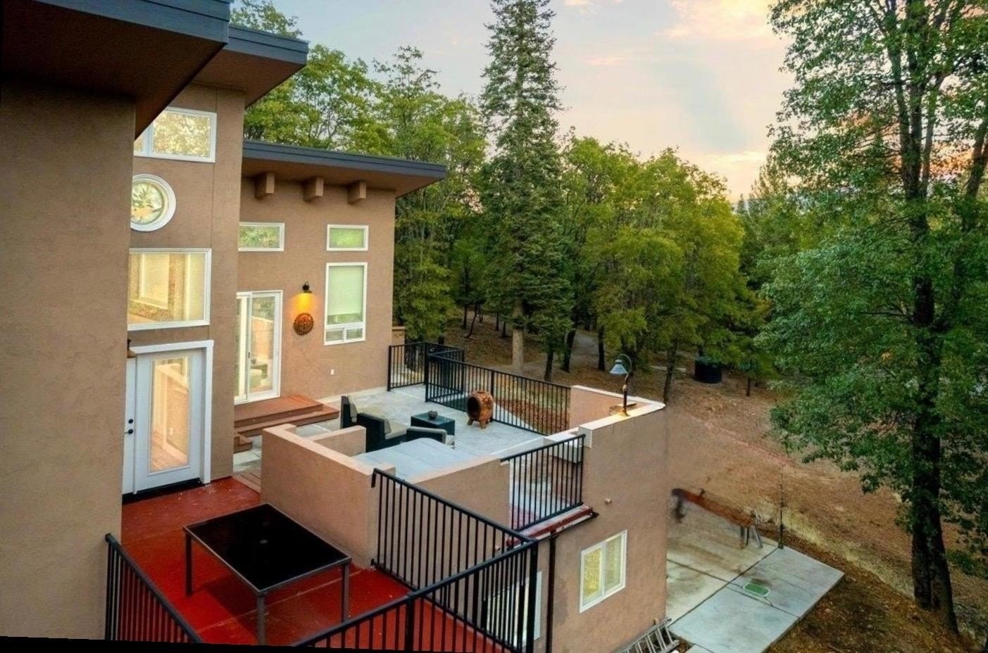Weed, California, 96094, United States, 4 Bedrooms Bedrooms, ,3 BathroomsBathrooms,Residential,For Sale,2038321