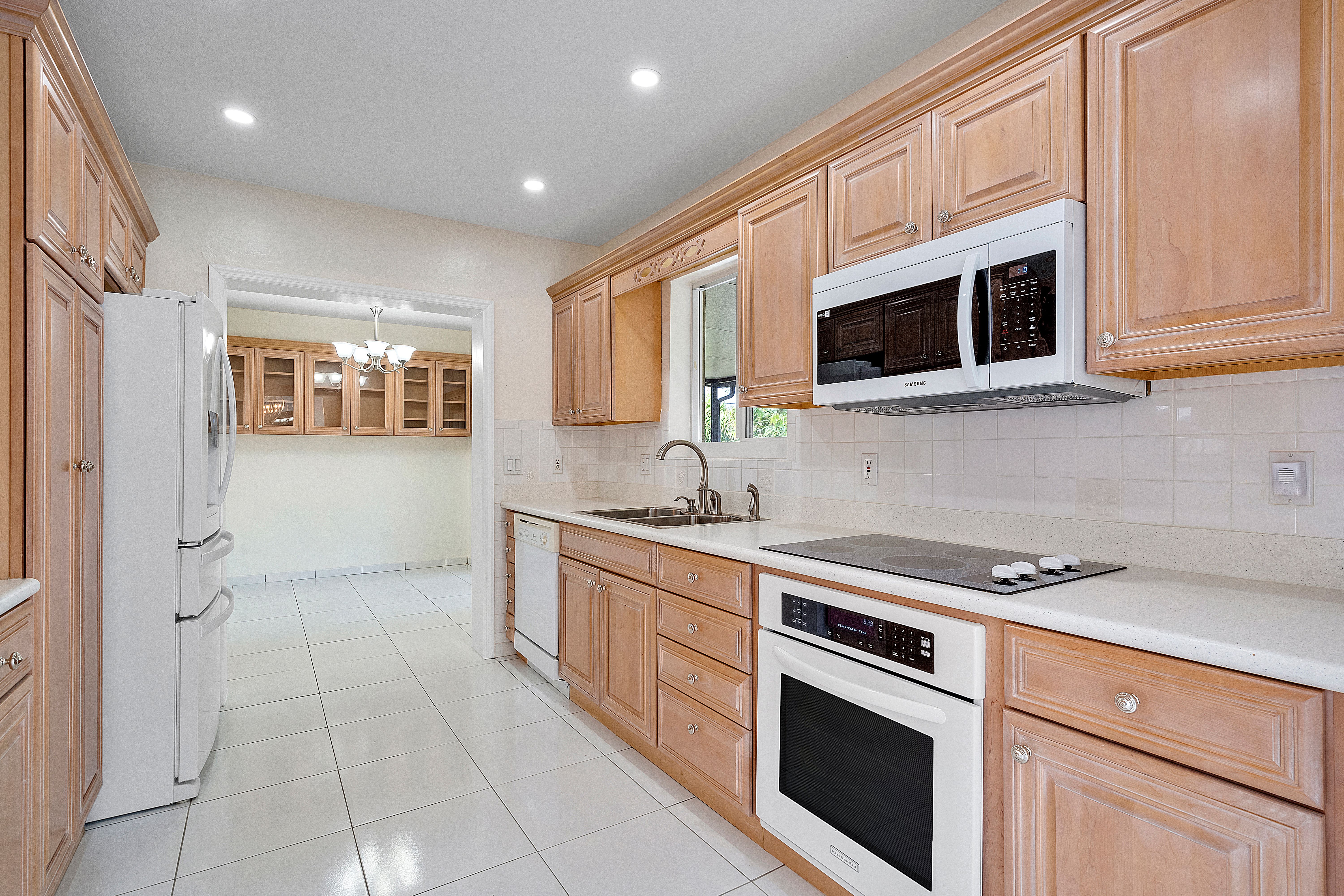  2475 NE 214th St, Aventura, FL, 33180 - 物件實景