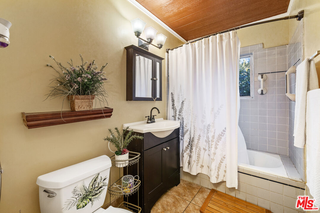 Los Angeles, California, 90041, United States, 3 Bedrooms Bedrooms, ,2 BathroomsBathrooms,Residential,For Sale,2000501