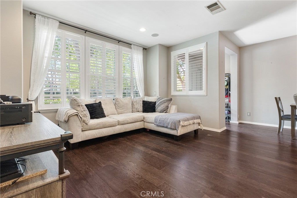 Valencia, California, 91355, United States, 3 Bedrooms Bedrooms, ,3 BathroomsBathrooms,Residential,For Sale,1941622