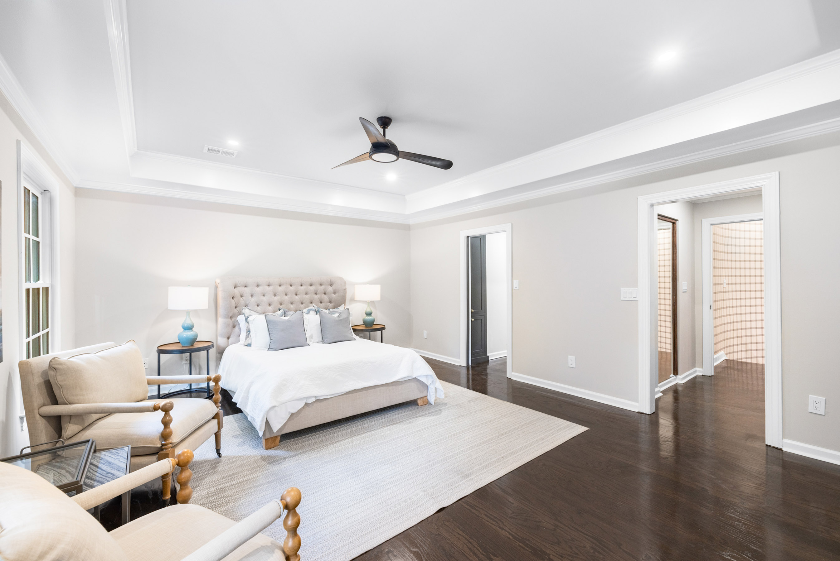  Meticulous Top to Bottom Renovation in Mooregate Square - 物件實景