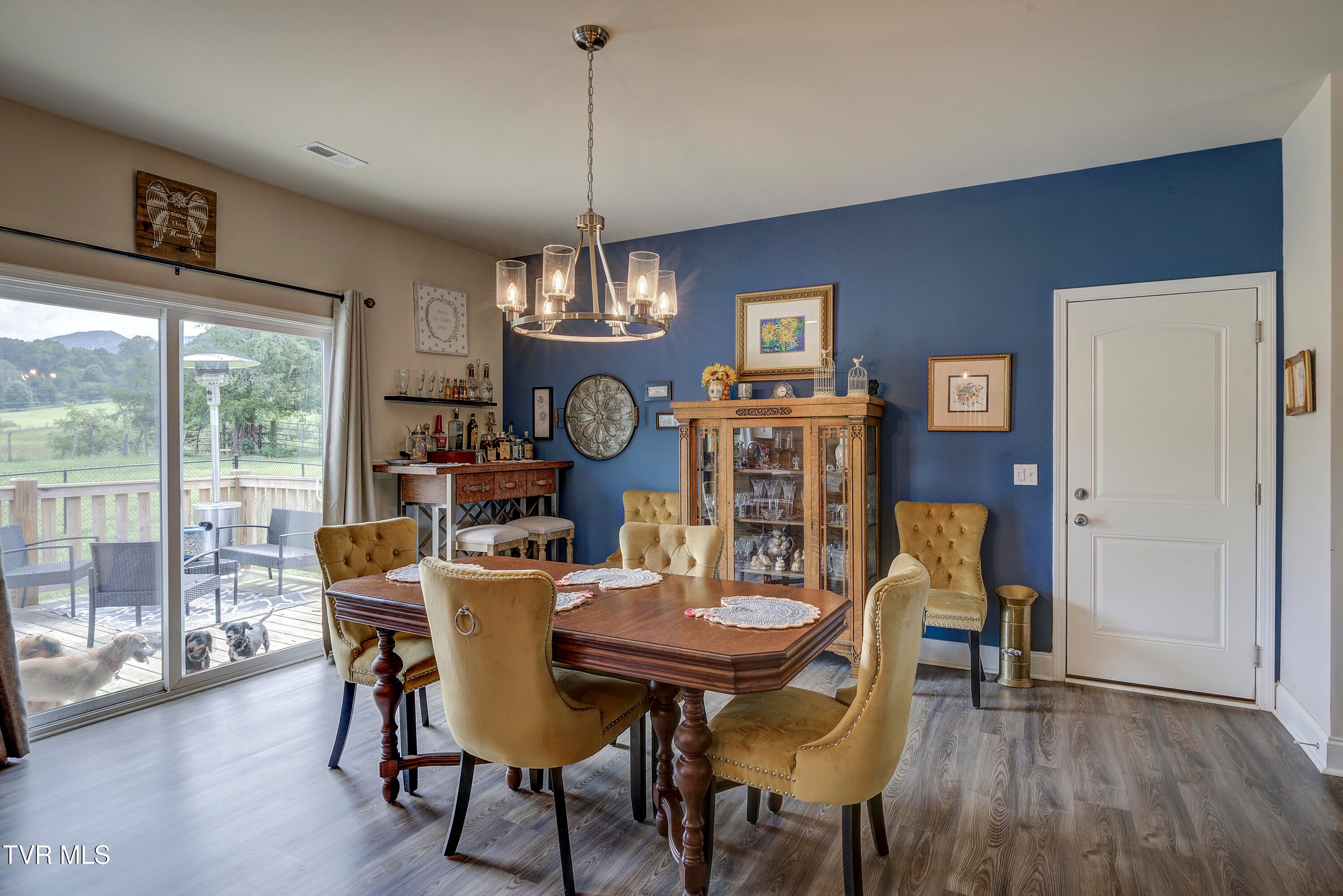 Elizabethton, Tennessee, 37643, United States, 3 Bedrooms Bedrooms, ,2 BathroomsBathrooms,Residential,For Sale,1925509