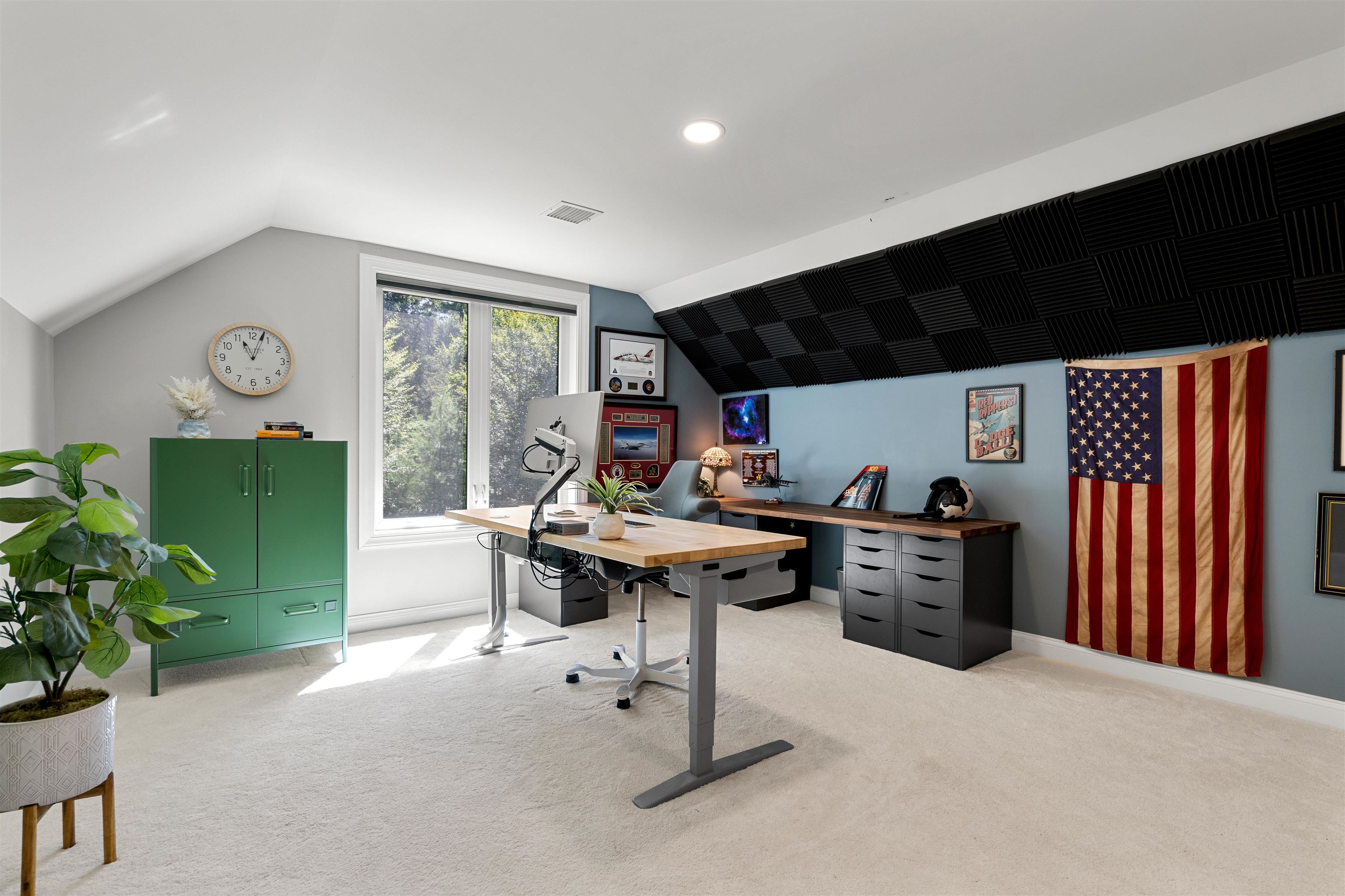 Hollis, New Hampshire, 03049, United States, 3 Bedrooms Bedrooms, ,3 BathroomsBathrooms,Residential,For Sale,1907073