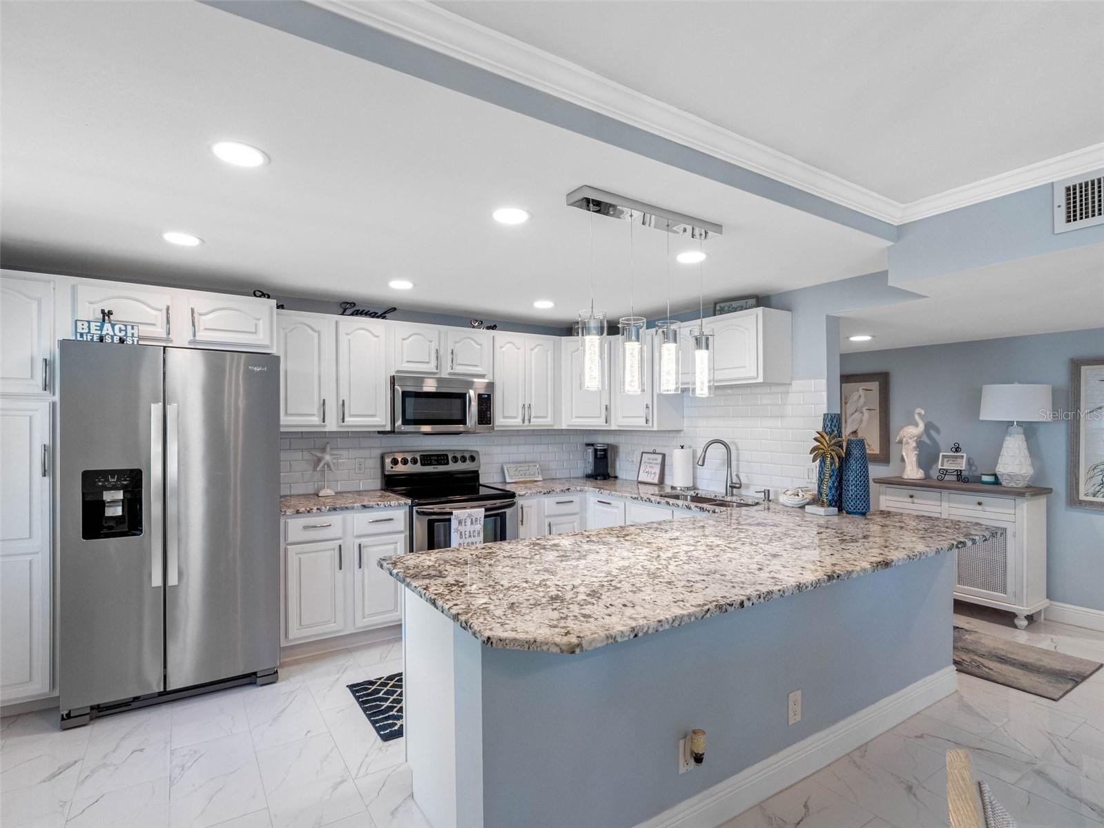 CLEARWATER BEACH, Florida, 33767, United States, 2 Bedrooms Bedrooms, ,2 BathroomsBathrooms,Residential,For Sale,1937556