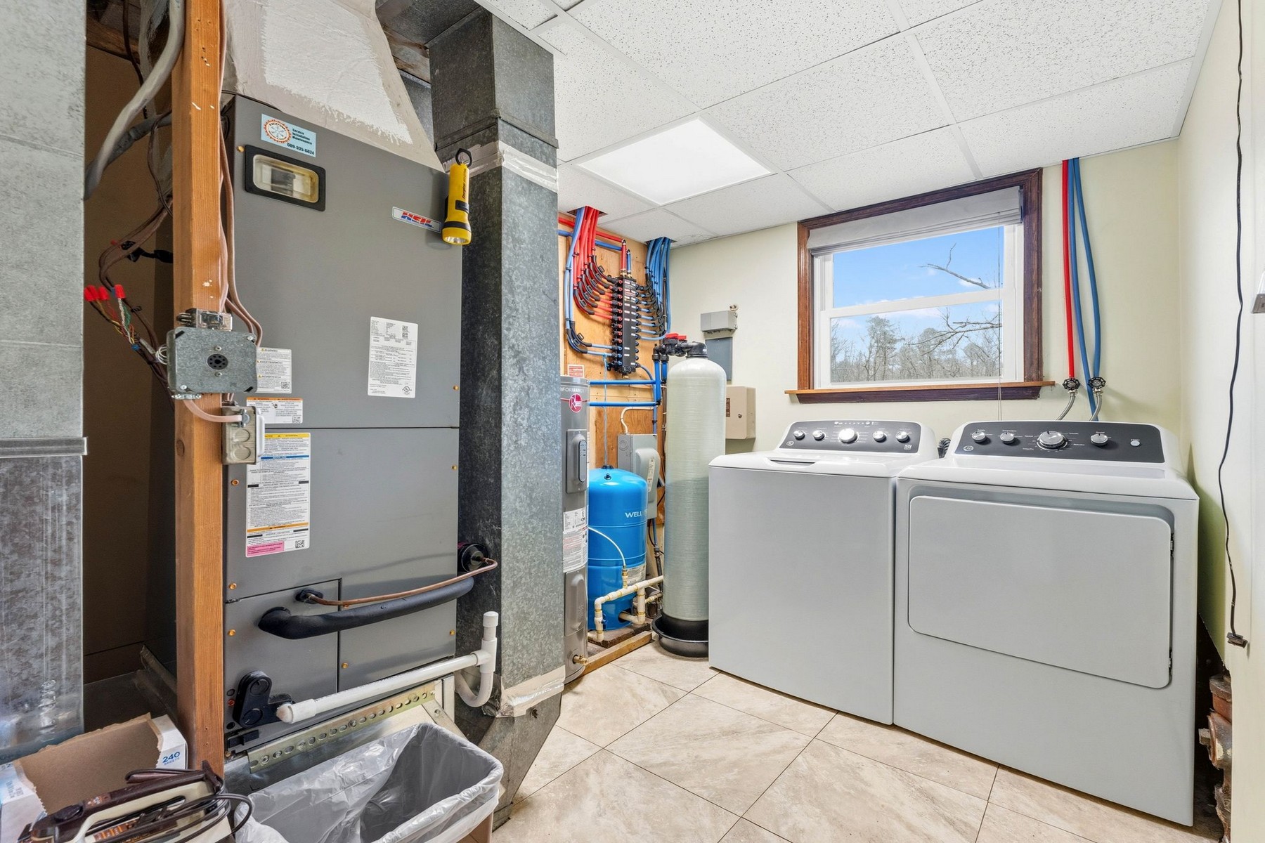  6311 Pine St - 物件實景