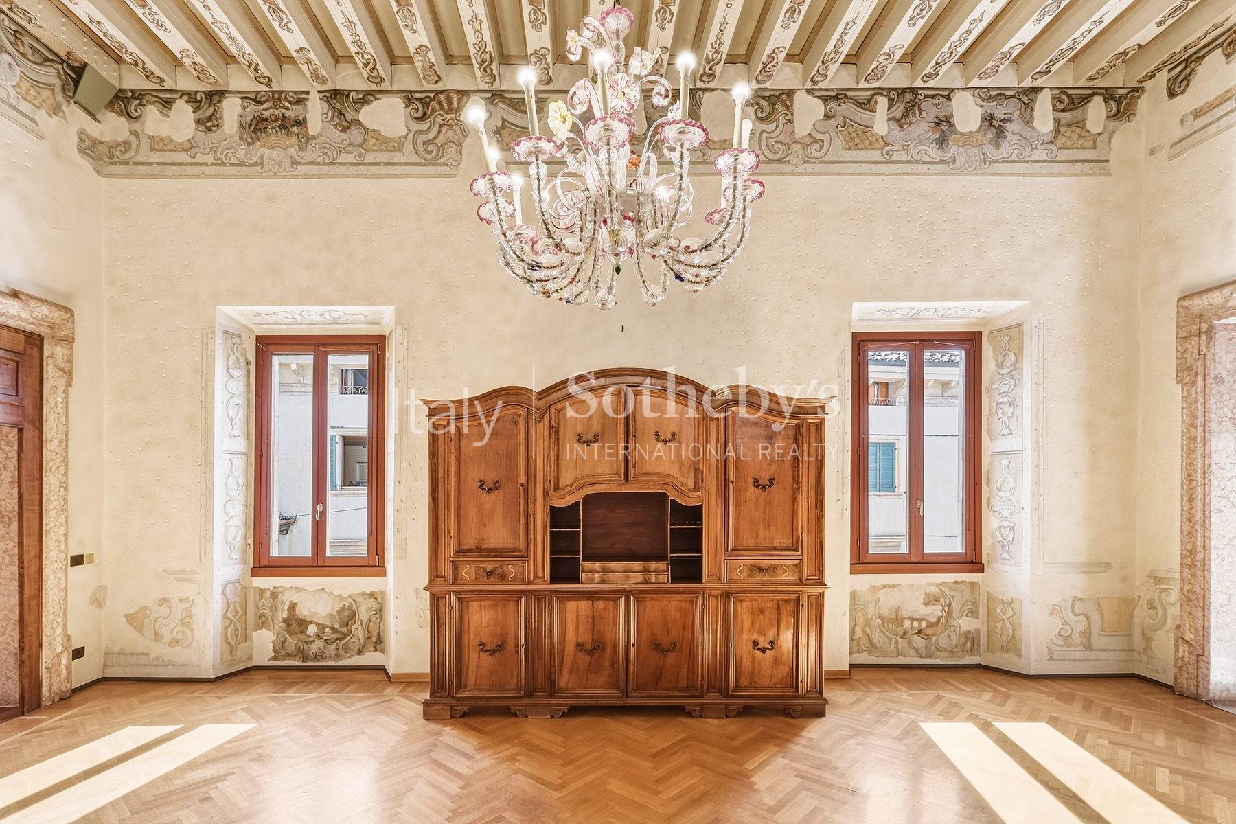  Prestigious Residence in a Historic Palazzo in the centre of Verona - 物件實景