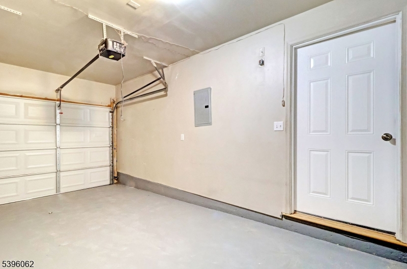 Carteret Boro, New Jersey, 07008, United States, 3 Bedrooms Bedrooms, ,3 BathroomsBathrooms,Residential,For Sale,1989162