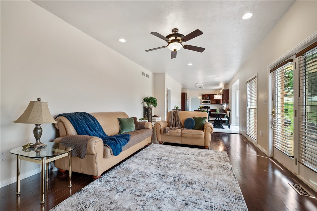 Penn Twp, Pennsylvania, 15642, United States, 5 Bedrooms Bedrooms, ,4 BathroomsBathrooms,Residential,For Sale,2001682