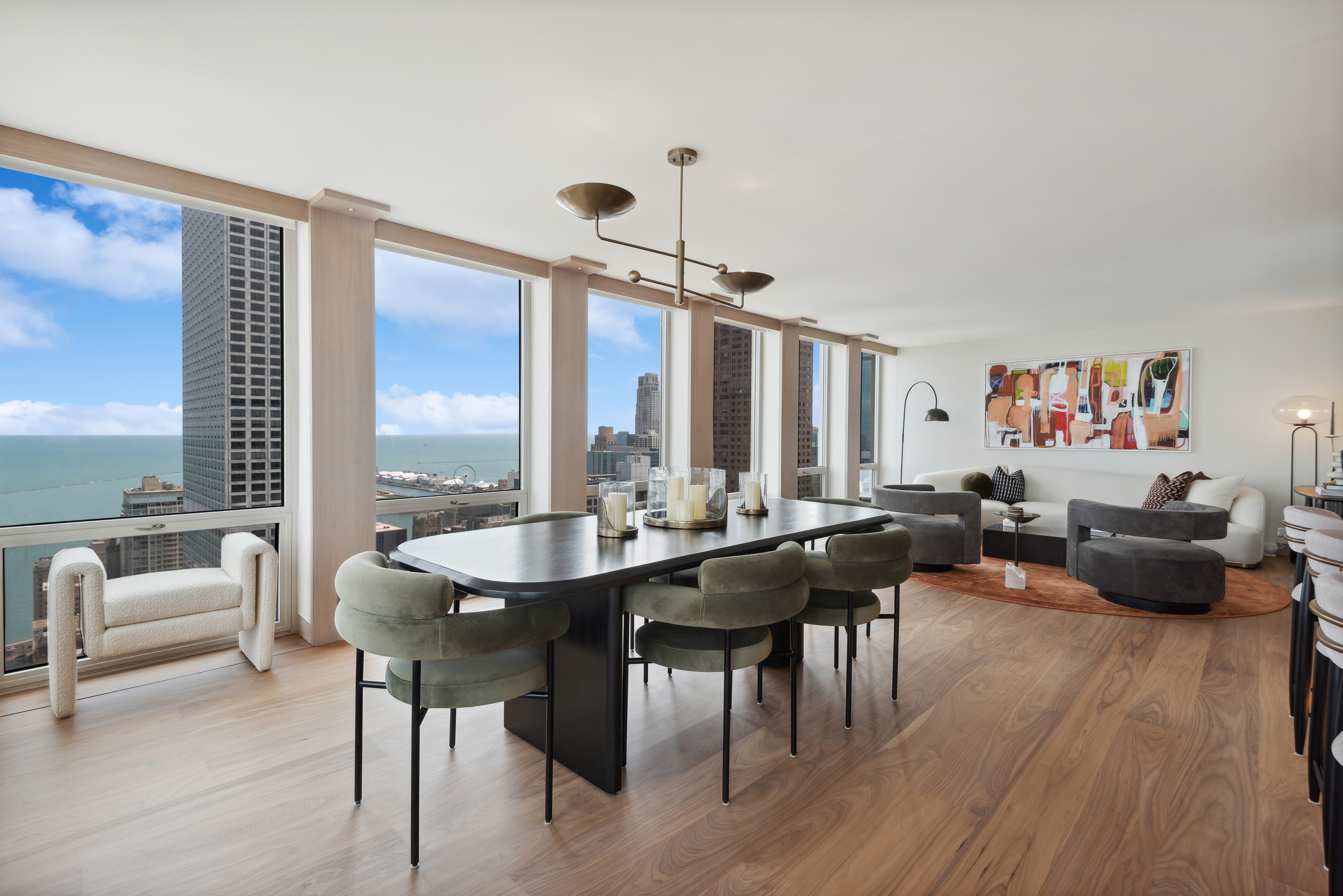  Absolutely Stunning, Penthouse Level Furnished Condo - 物件實景