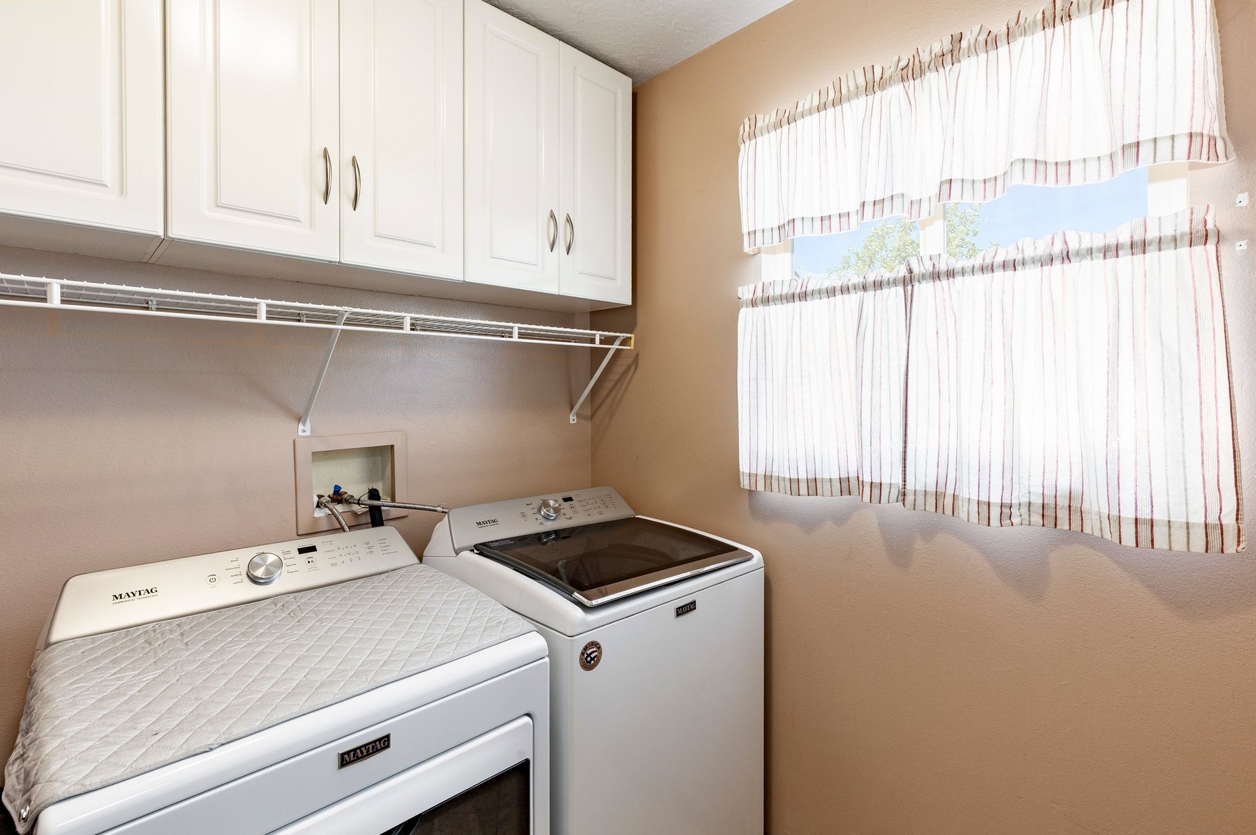  Beautiful Home with Mother-In-Law Apartment and Gorgeous Mountain Views - 物件實景