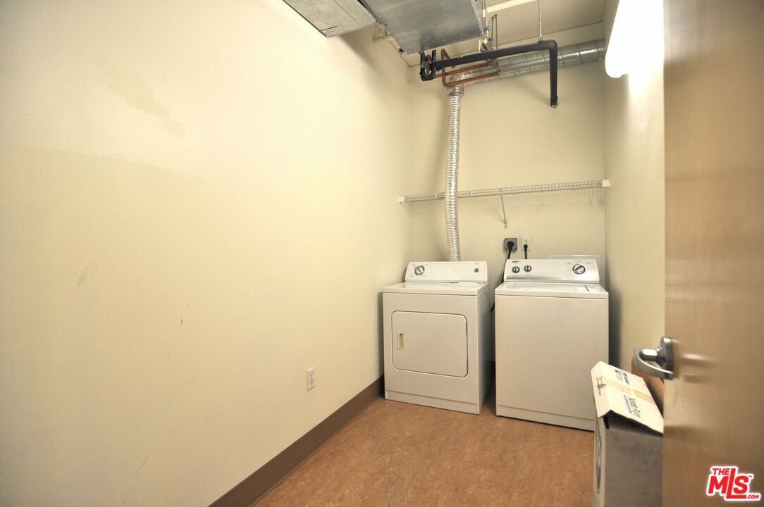 Los Angeles, California, 90015, United States, 1 Bedroom Bedrooms, ,1 BathroomBathrooms,Residential,For Sale,1911768