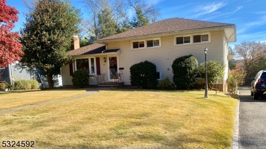 Cedar Grove, New Jersey, 07009, United States, 3 Bedrooms Bedrooms, ,2 BathroomsBathrooms,Residential,For Sale,1983593