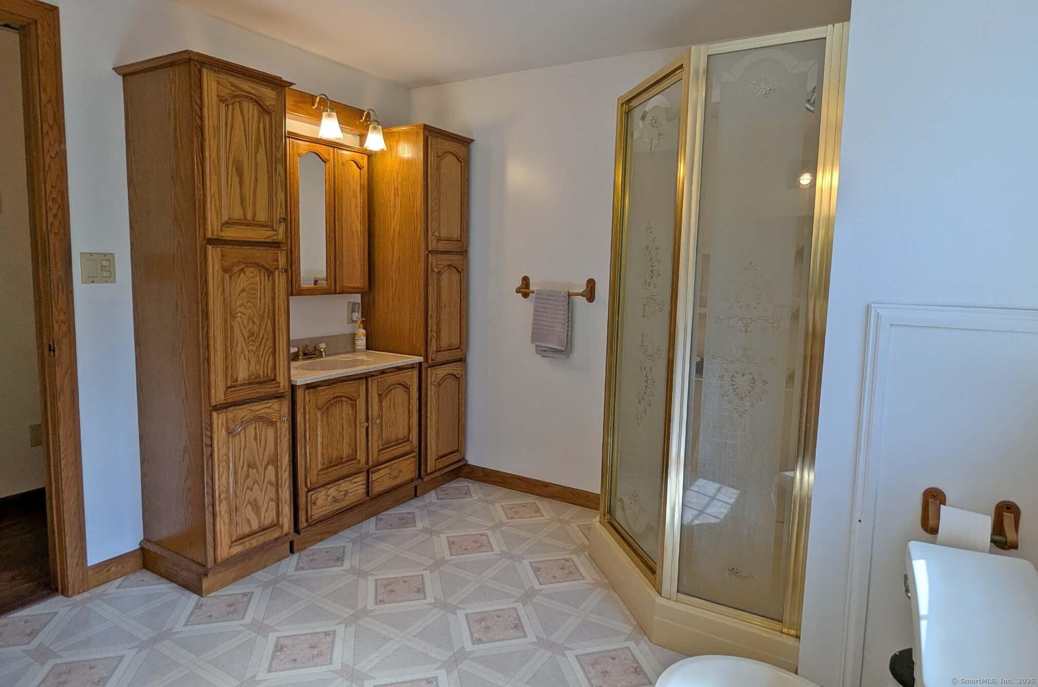 East Hampton, Connecticut, 06424, United States, 3 Bedrooms Bedrooms, ,2 BathroomsBathrooms,Residential,For Sale,1979494