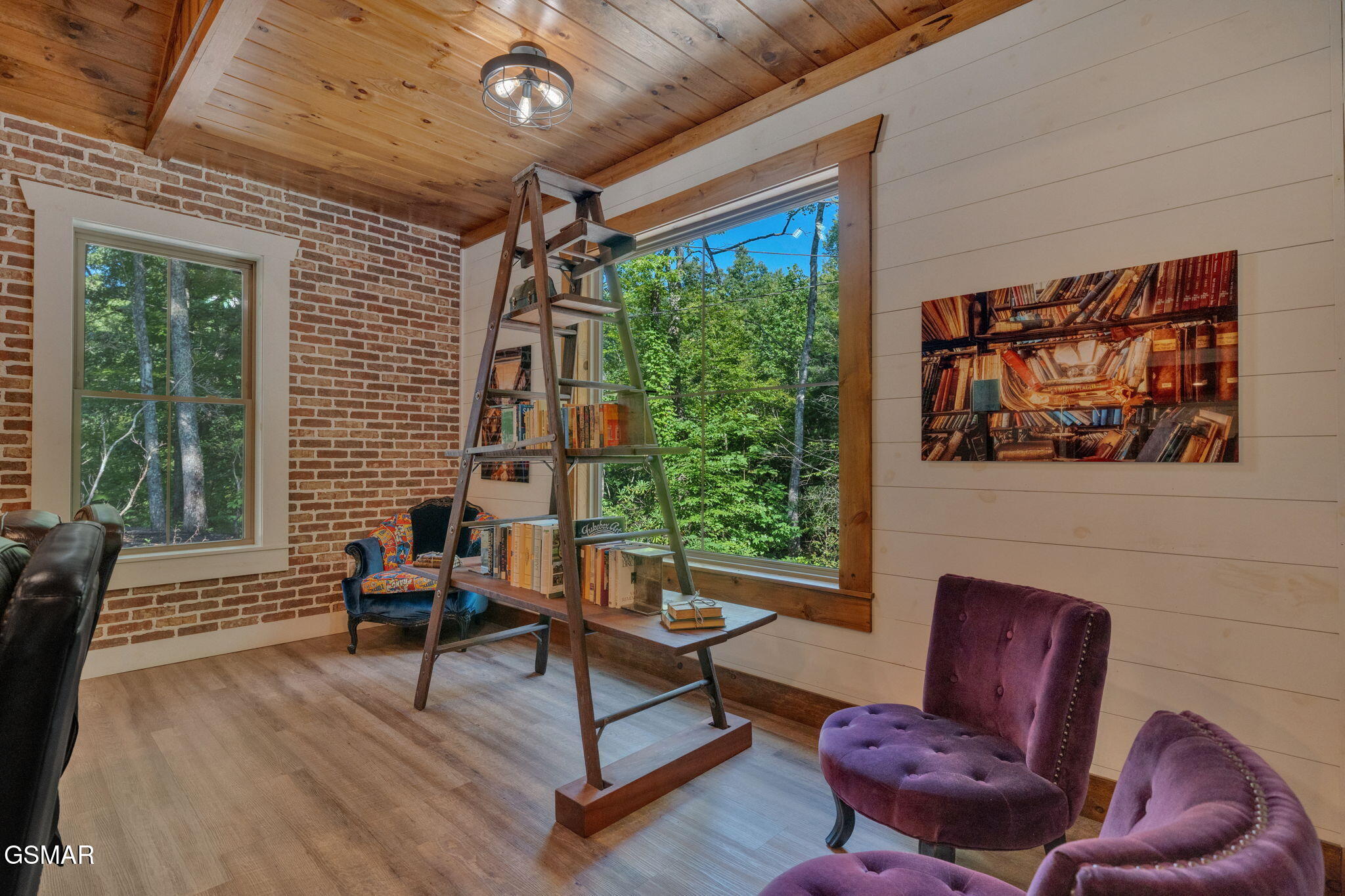 Gatlinburg, Tennessee, 37738, United States, 4 Bedrooms Bedrooms, ,5 BathroomsBathrooms,Residential,For Sale,1921348