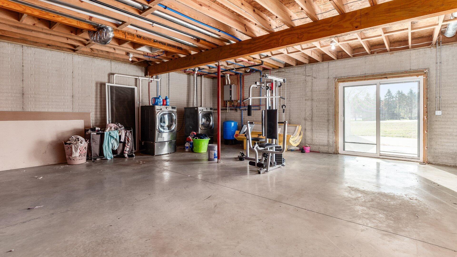 Hebron, Ohio, 43025, United States, 5 Bedrooms Bedrooms, ,5 BathroomsBathrooms,Residential,For Sale,1988631