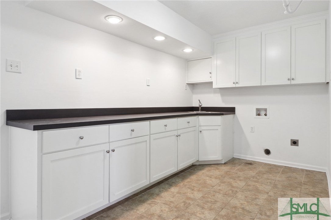 Savannah, Georgia, 31410, United States, 5 Bedrooms Bedrooms, ,3 BathroomsBathrooms,Residential,For Sale,2001223