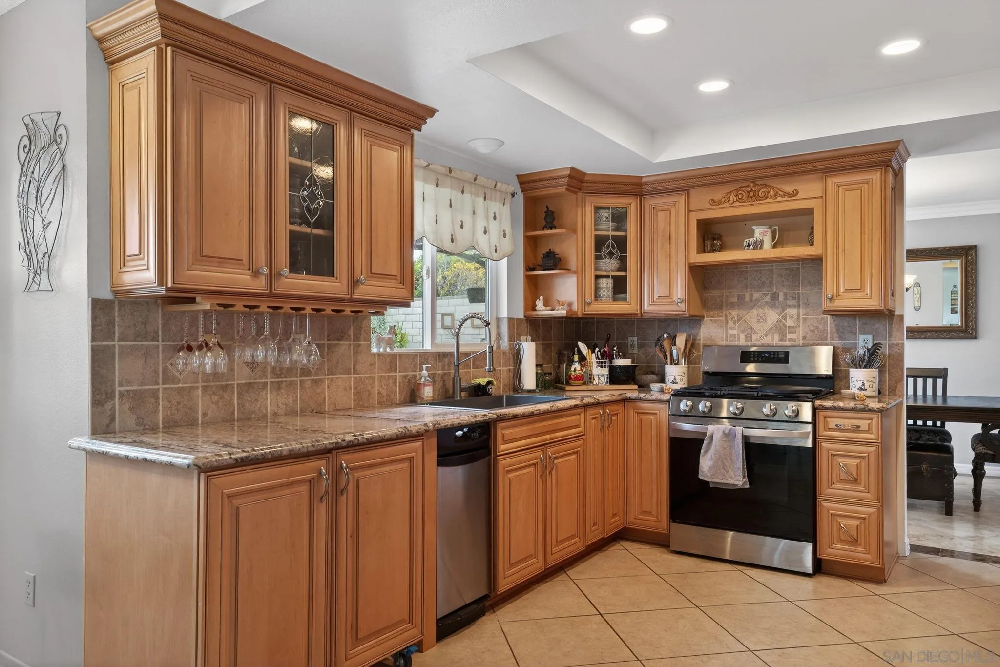 Camarillo, California, 93010, United States, 5 Bedrooms Bedrooms, ,4 BathroomsBathrooms,Residential,For Sale,2001849