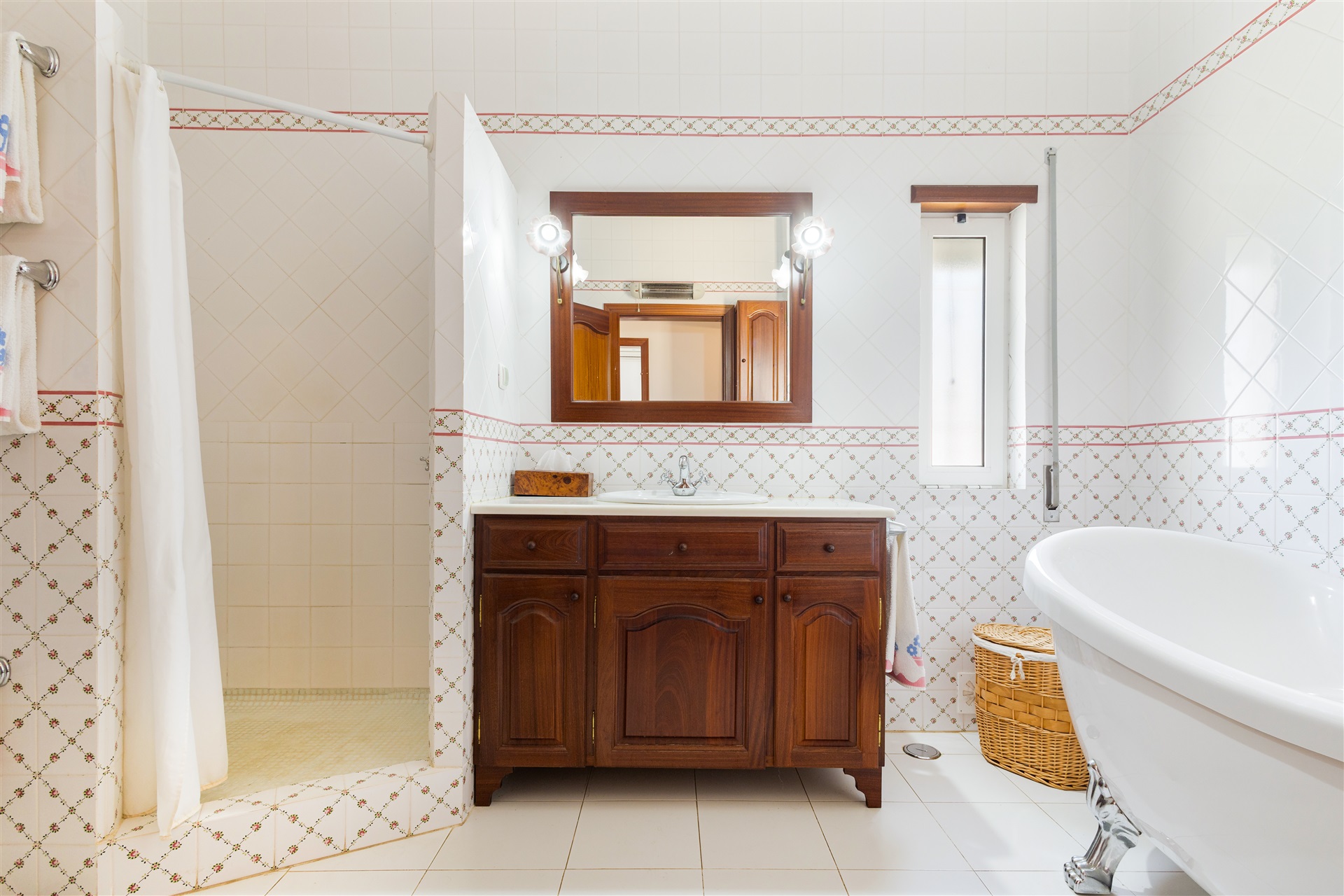  Detached house, 7 bedrooms, for Sale - 物件實景