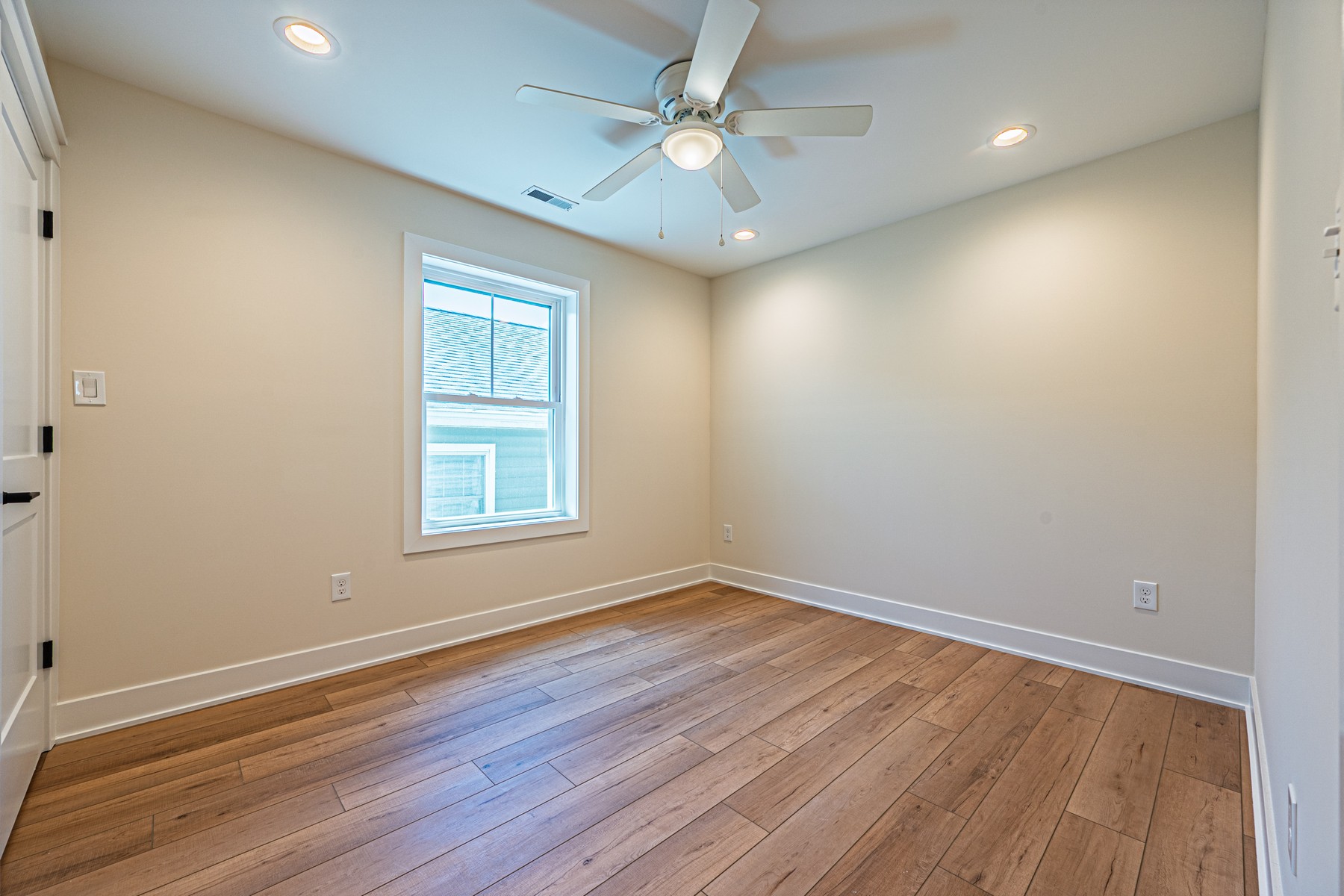  5512 Asbury Avenue - 物件實景