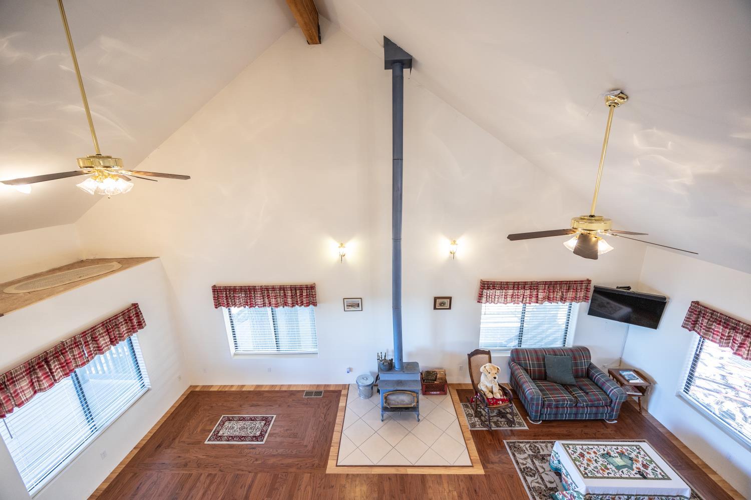 Yosemite West, California, 95389, United States, 5 Bedrooms Bedrooms, ,4 BathroomsBathrooms,Residential,For Sale,2005695