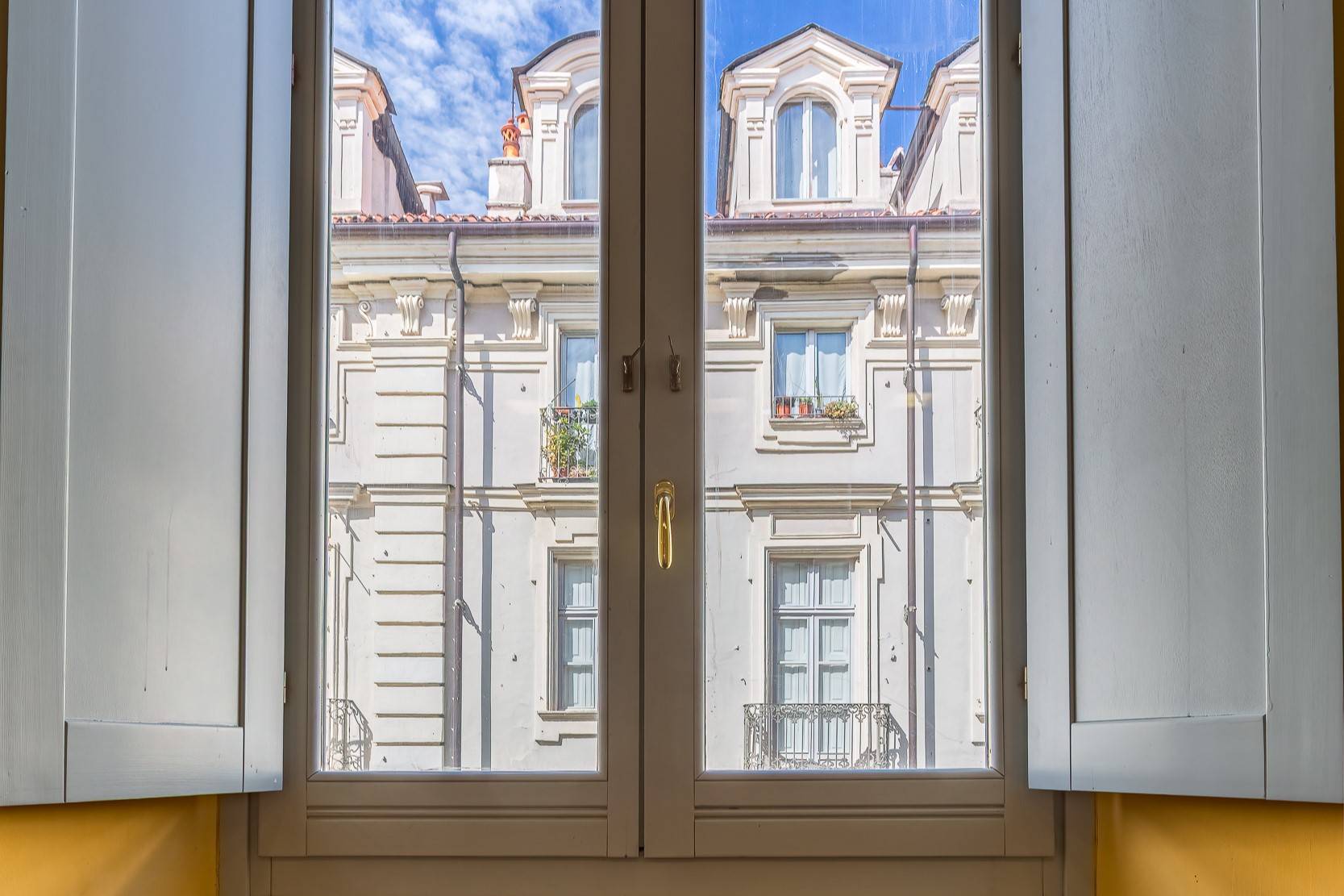 Torino, Torino, 10100, IT, 3 Bedrooms Bedrooms, ,1 BathroomBathrooms,Residential,For Sale,1925782