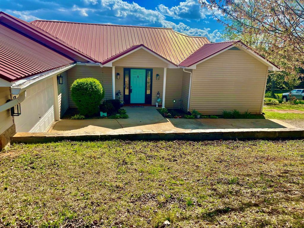 Hiawassee, Georgia, 30546, United States, 3 Bedrooms Bedrooms, ,2 BathroomsBathrooms,Residential,For Sale,1761717