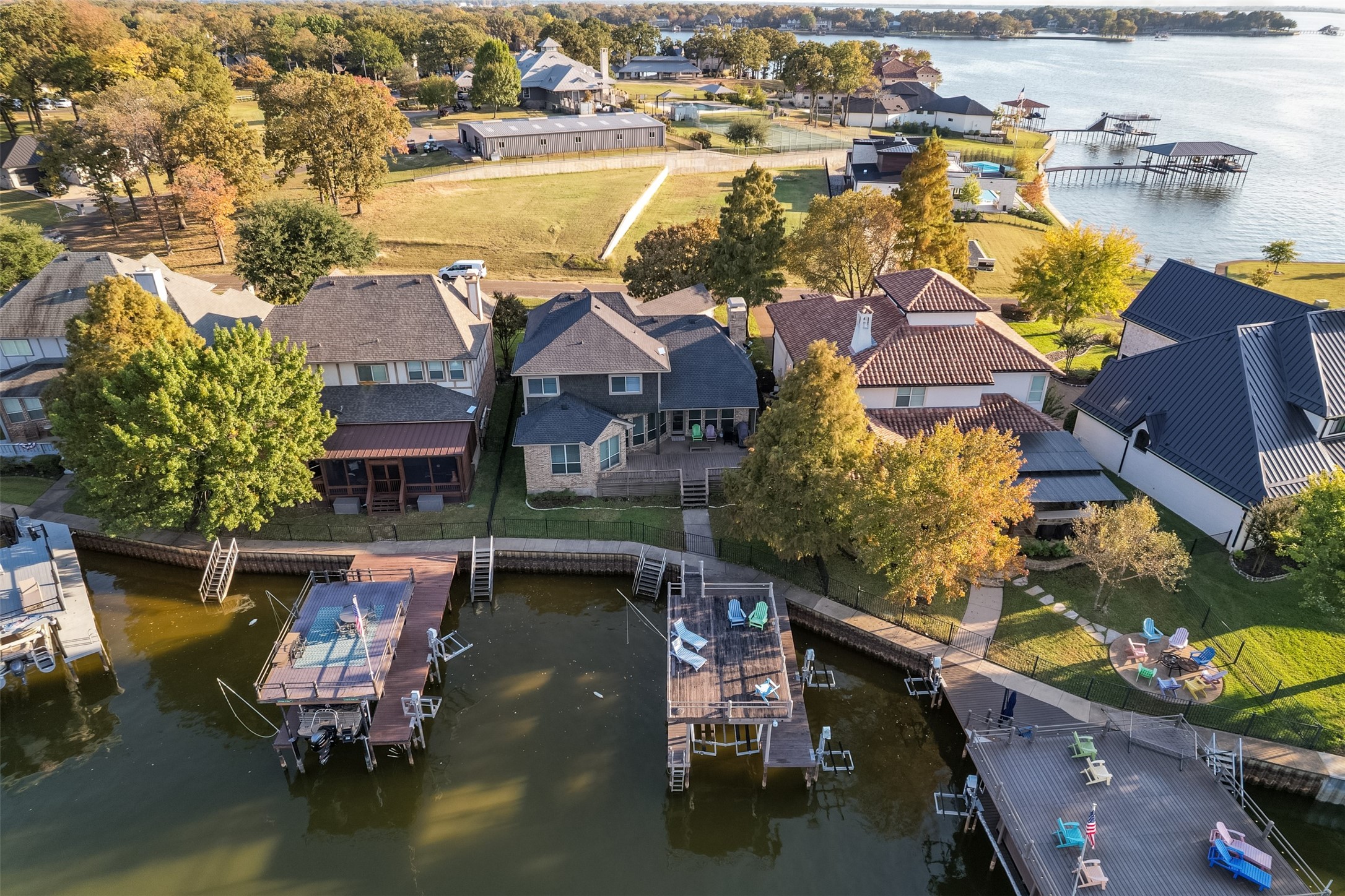 Mabank, Texas, 75156, United States, 3 Bedrooms Bedrooms, ,3 BathroomsBathrooms,Residential,For Sale,1990997