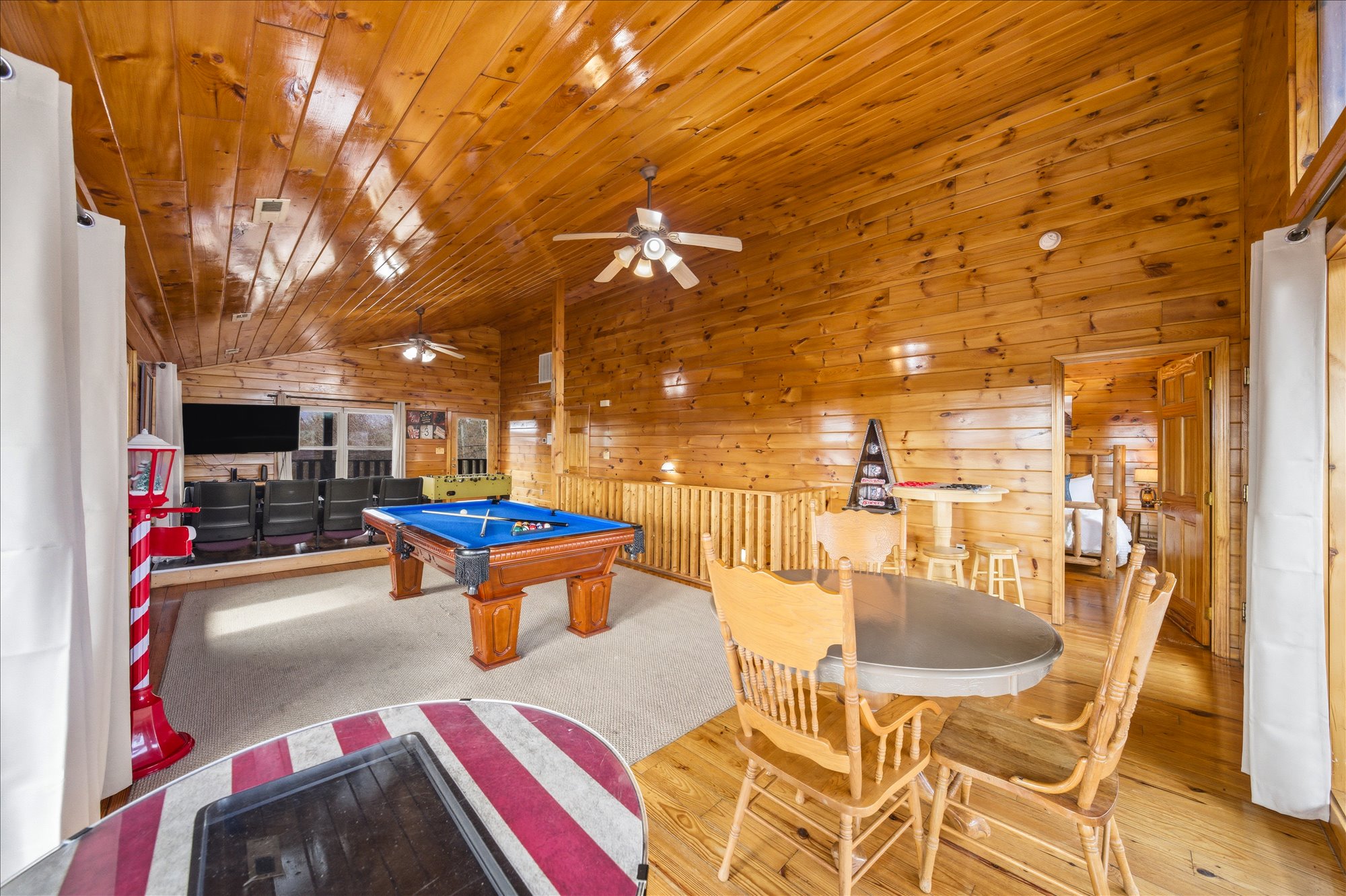 Sevierville, Tennessee, 37876-3406, United States, 3 Bedrooms Bedrooms, ,5 BathroomsBathrooms,Residential,For Sale,2049447
